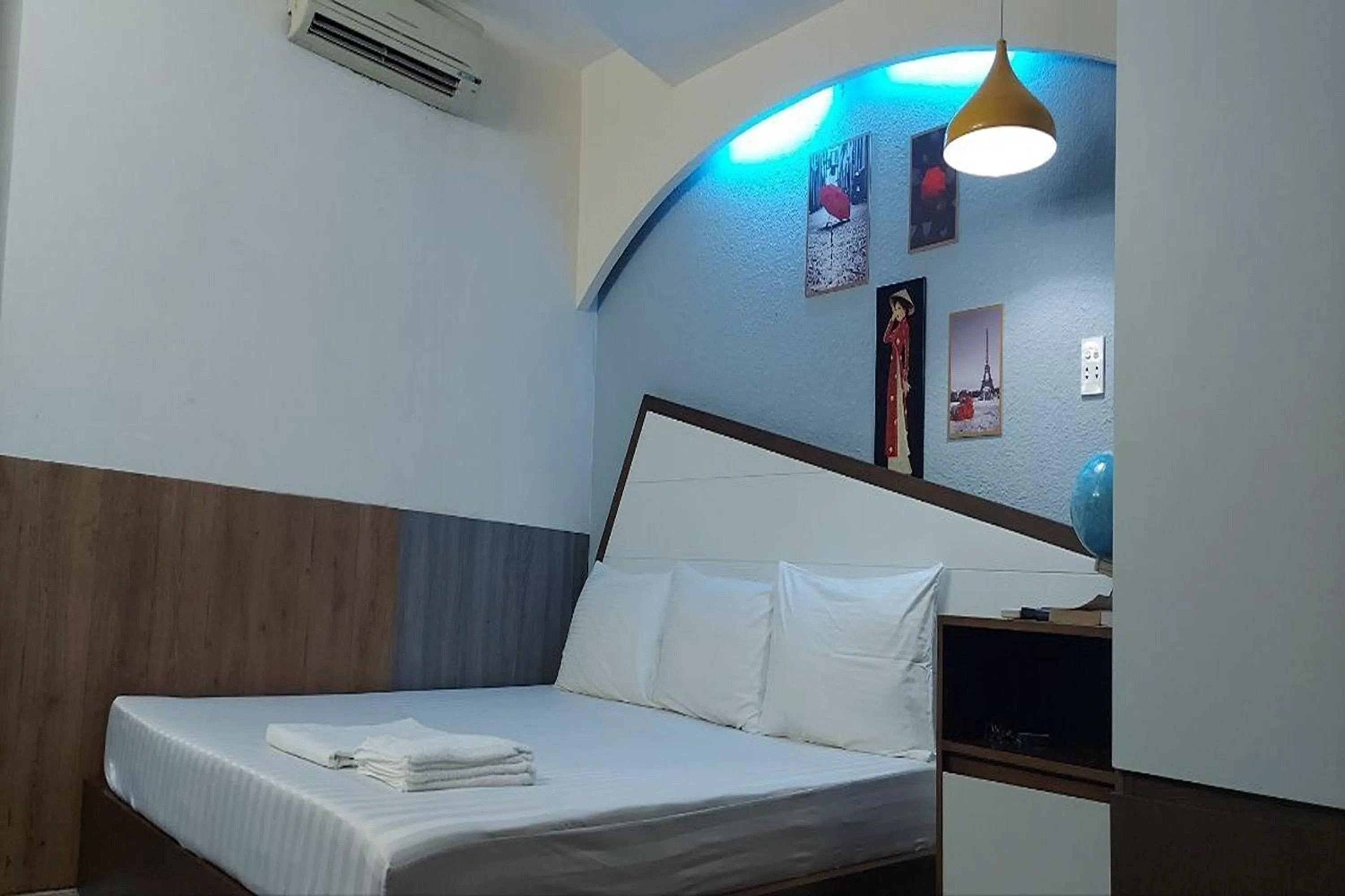 Bedroom, Bed in Ailen Garden 2 Hotel