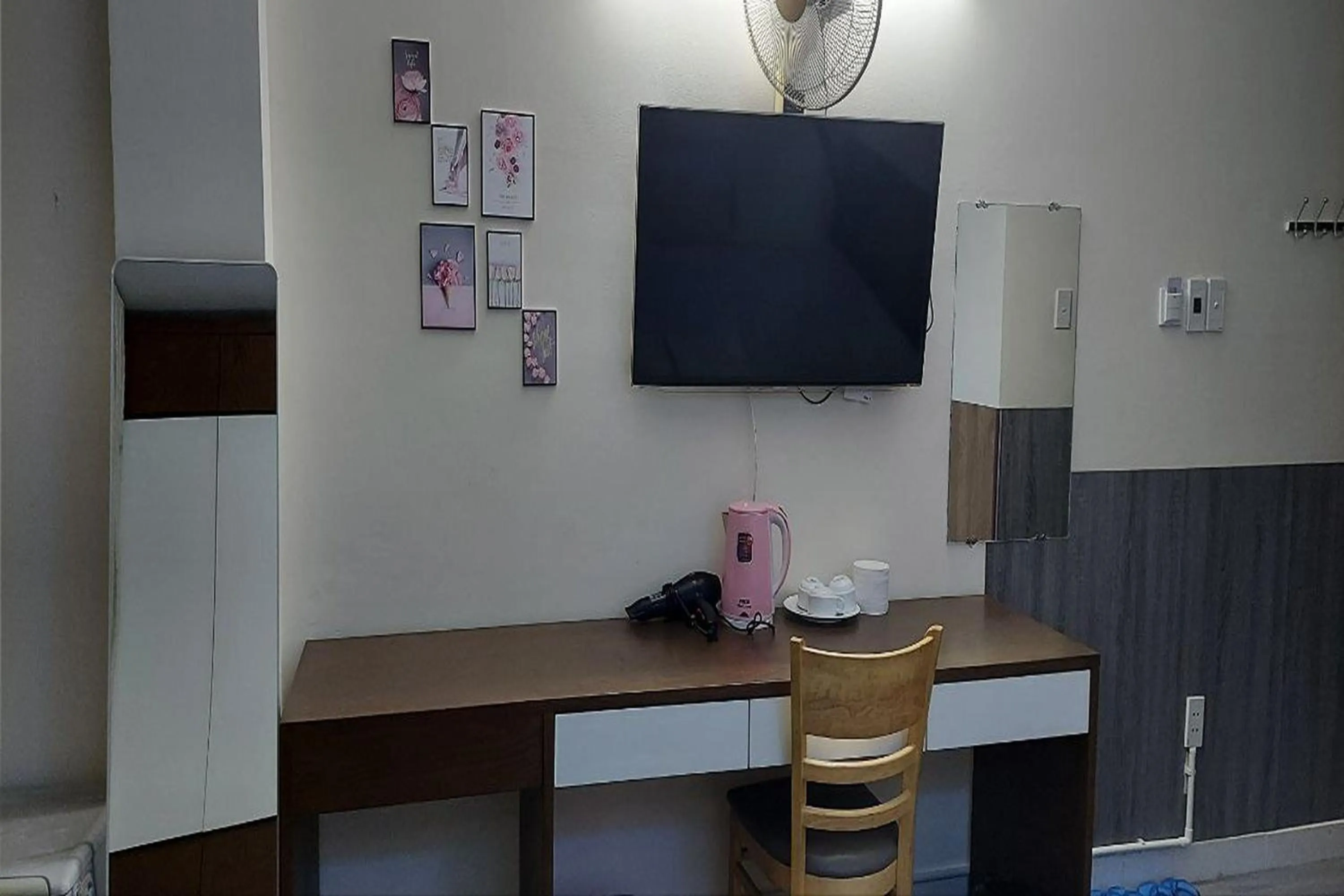 TV and multimedia in Ailen Garden 2 Hotel