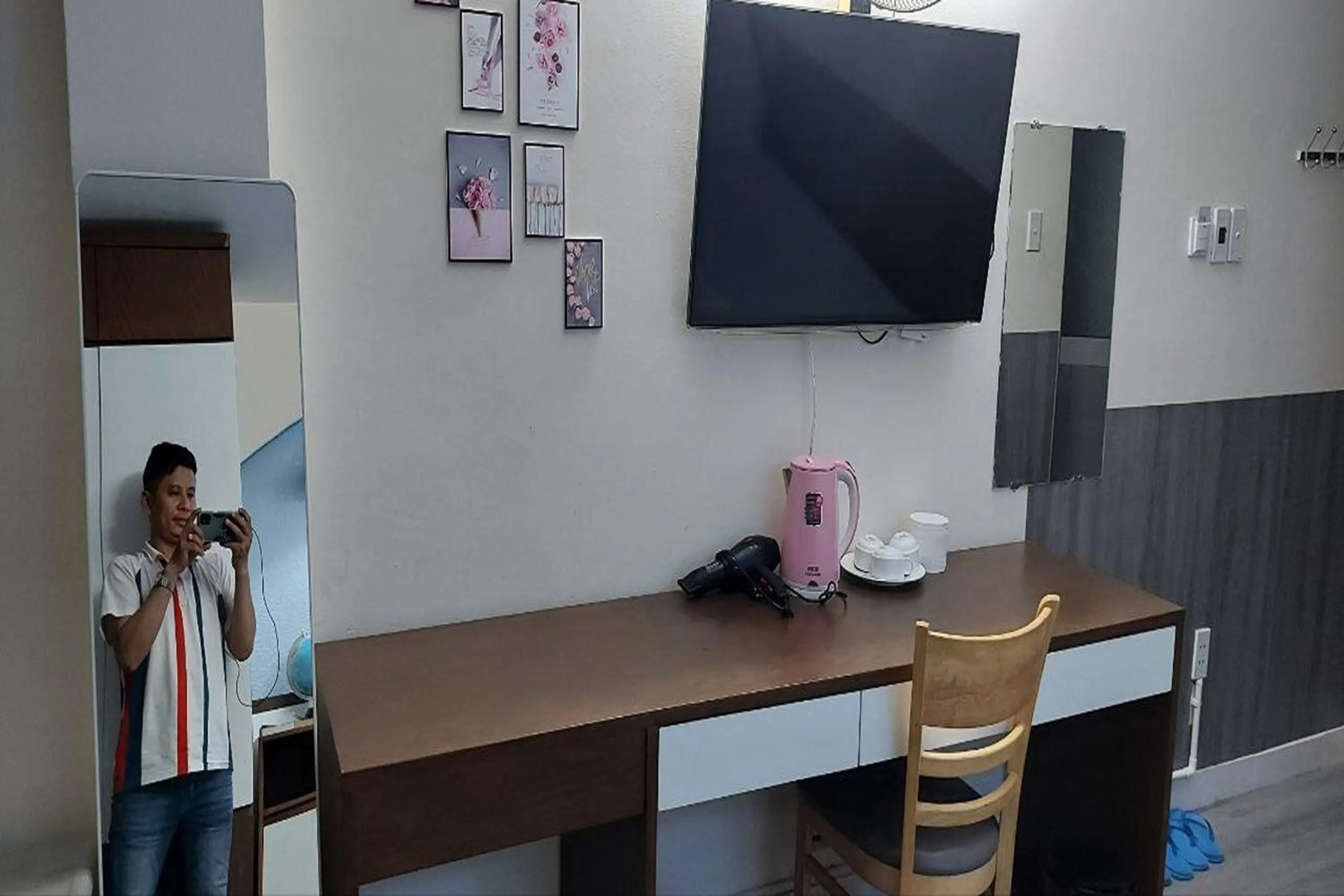 TV and multimedia in Ailen Garden 2 Hotel