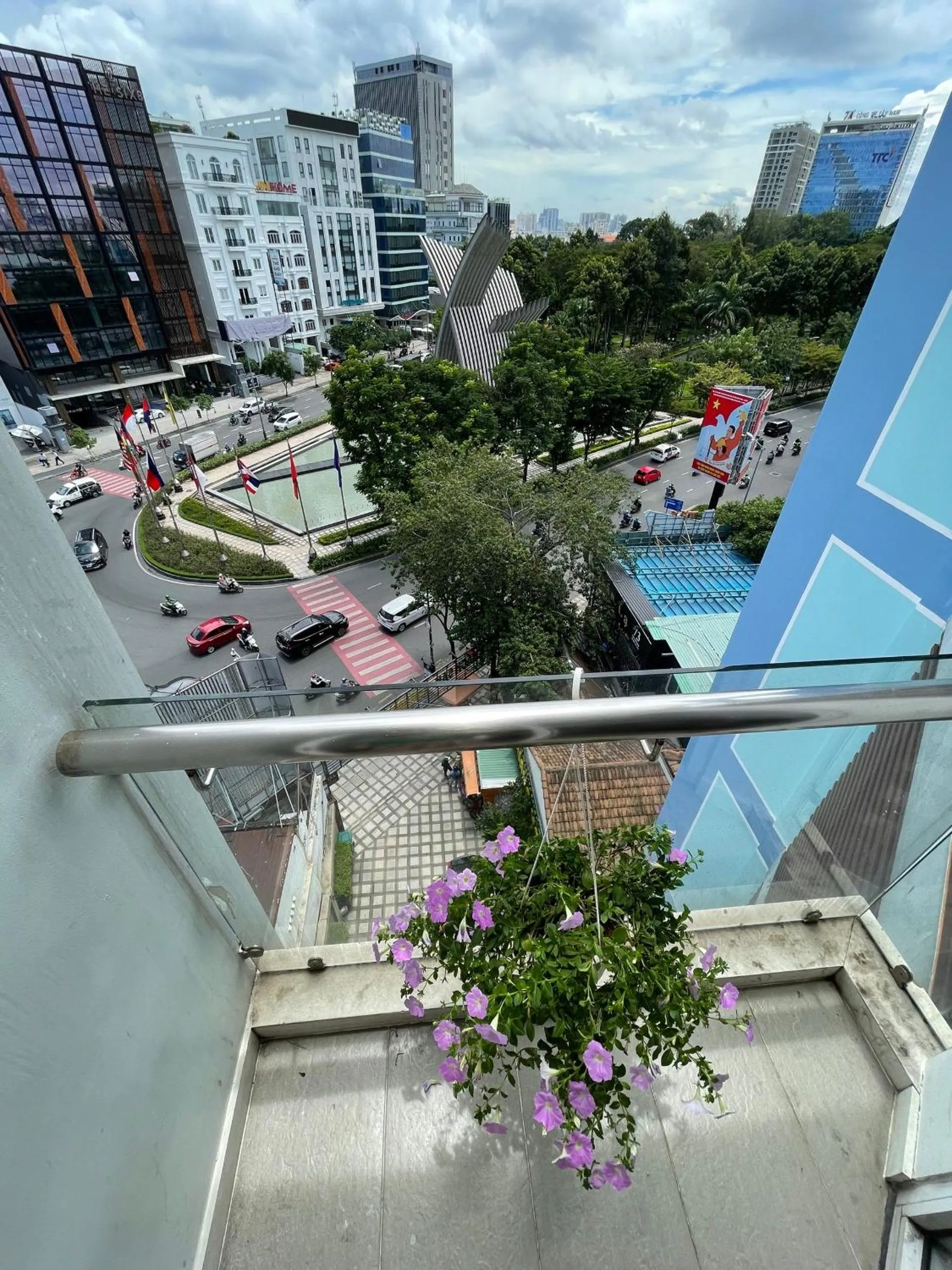 Quang Hoa Airport Hotel