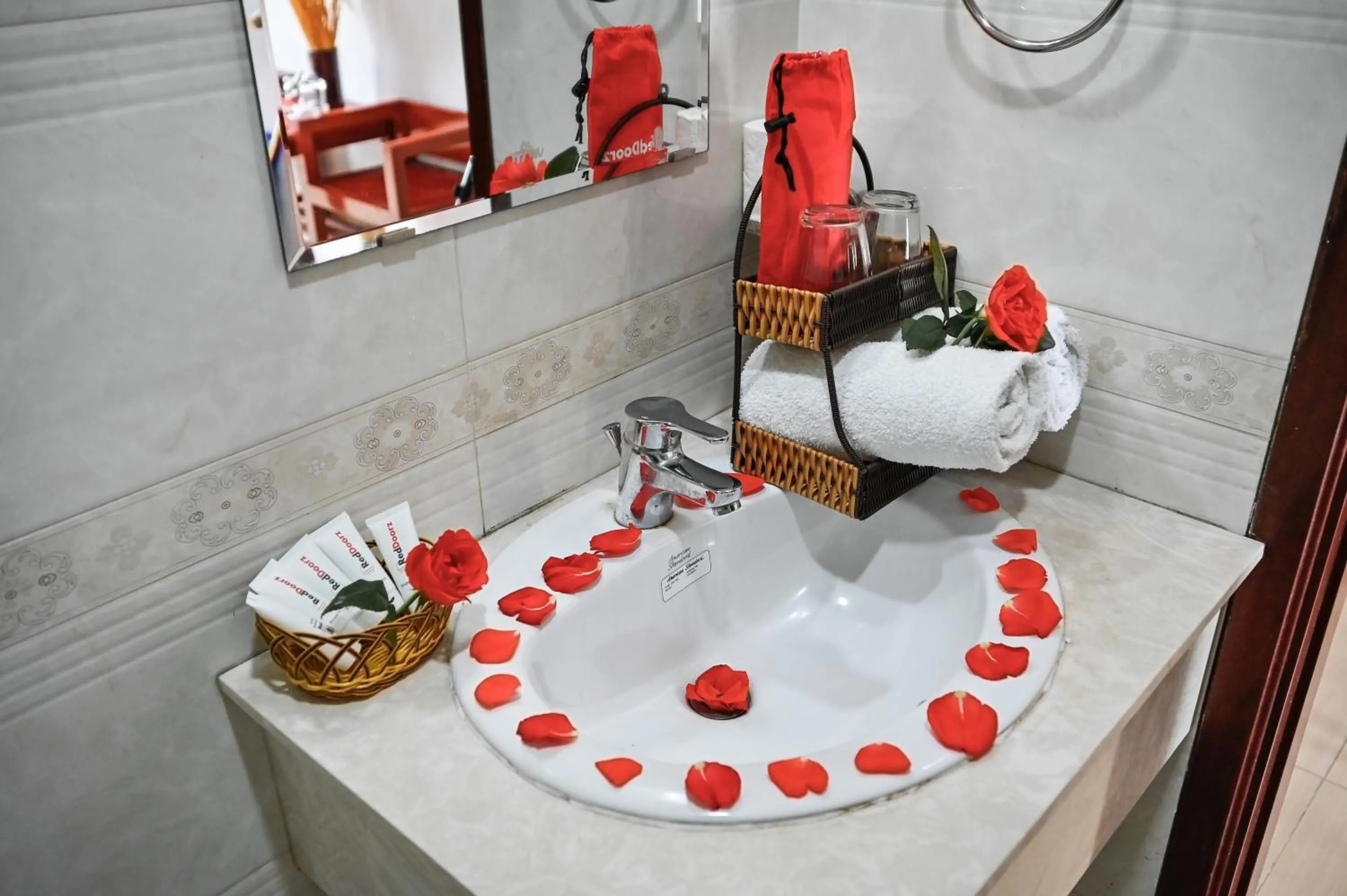 Quang Hoa Airport Hotel