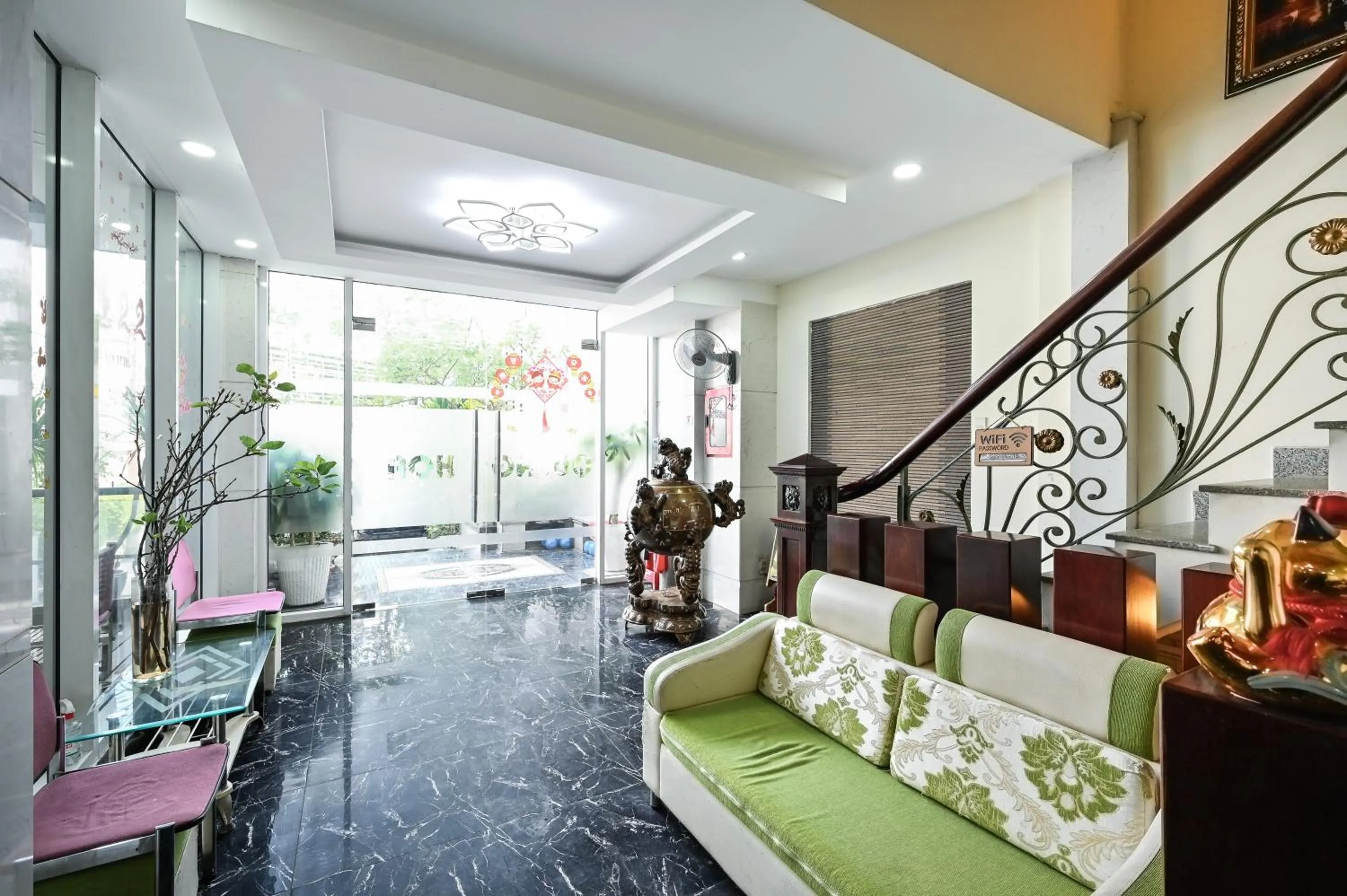 Quang Hoa Airport Hotel