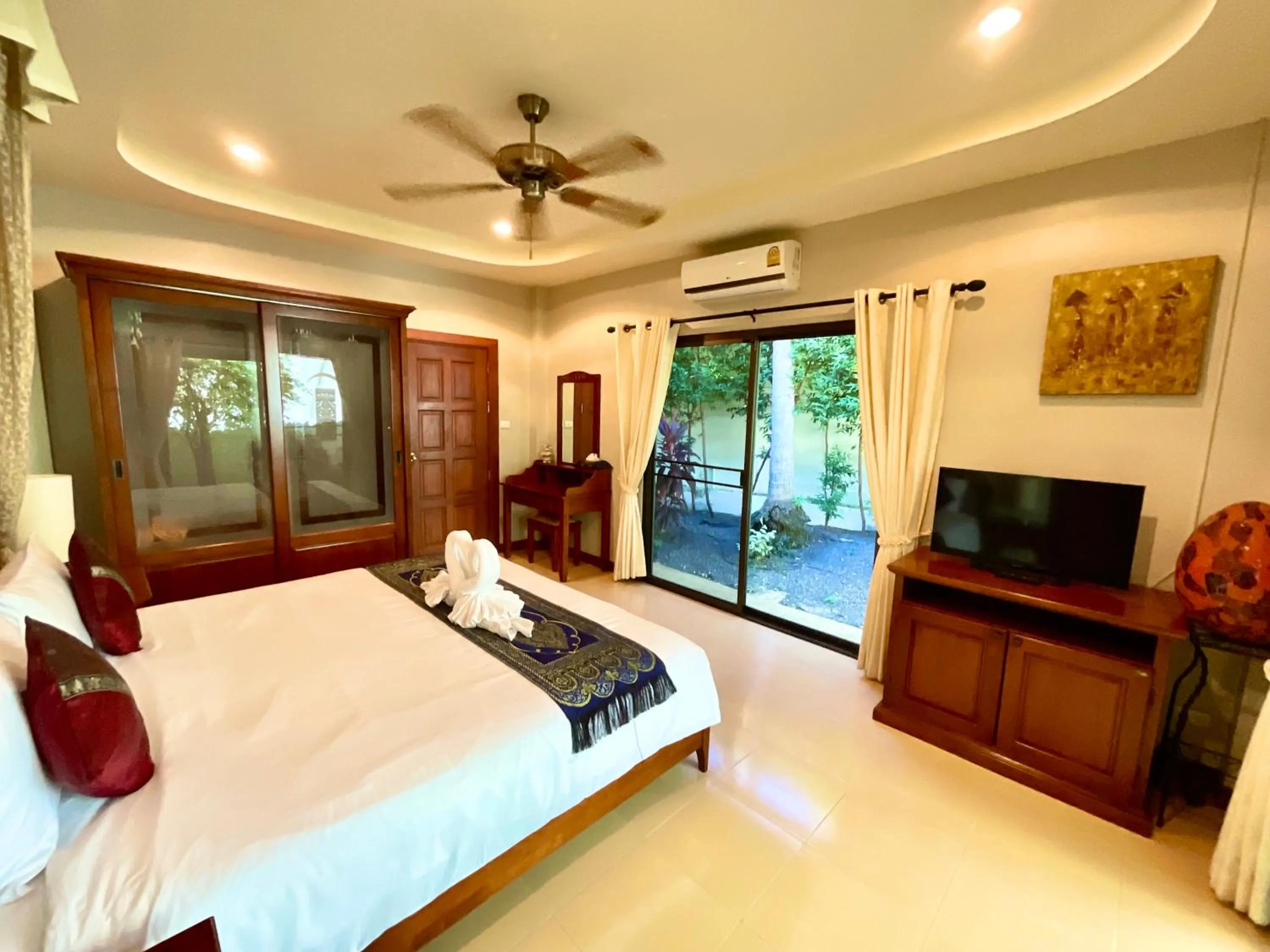 Coconut Paradise Holiday Villas