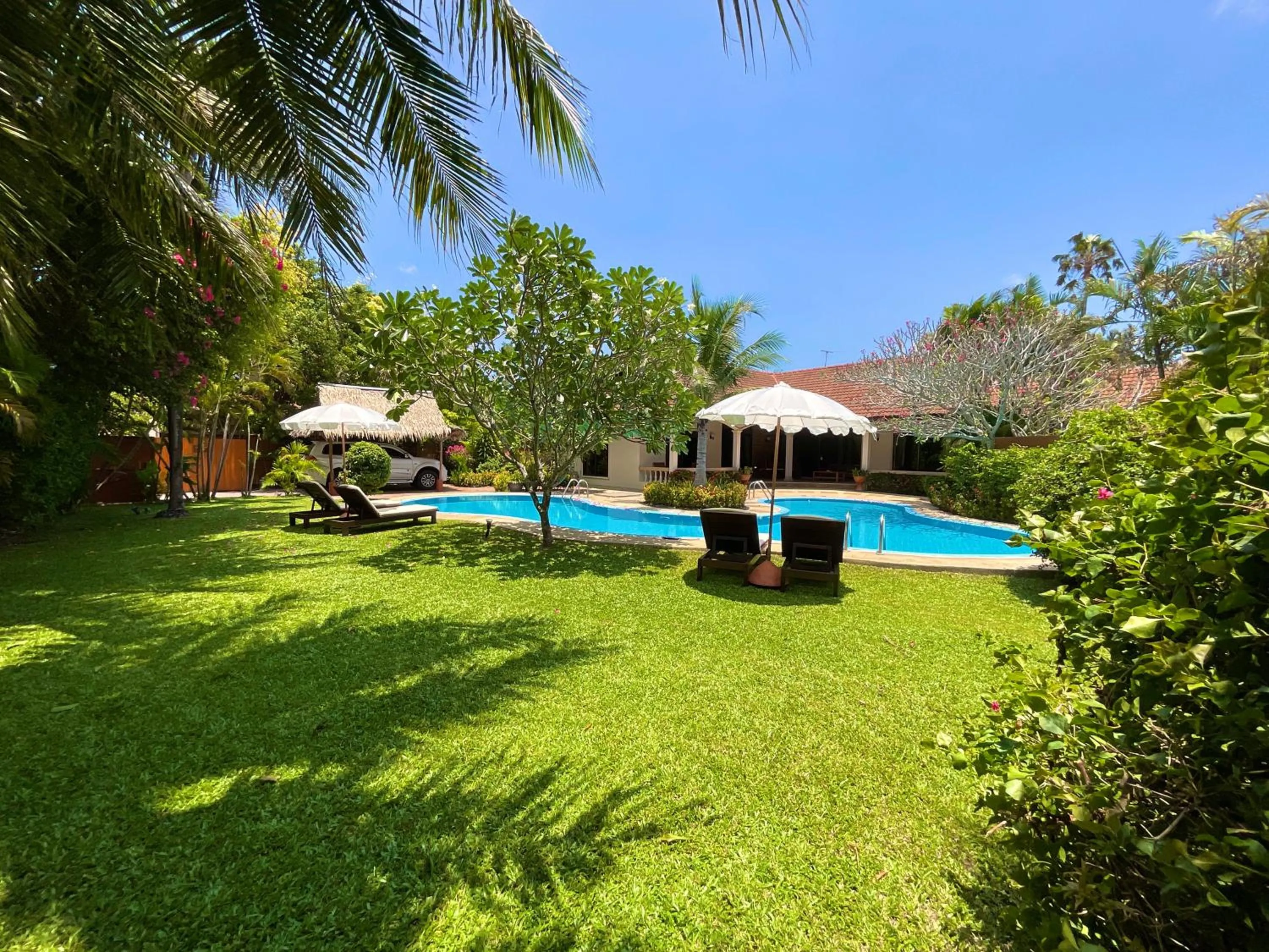 Swimming pool in Coconut Paradise Holiday Villas