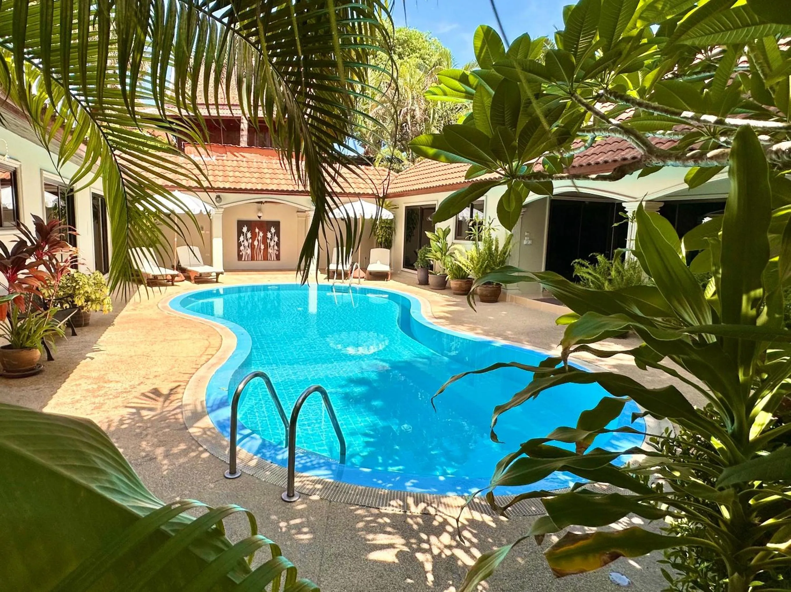 Coconut Paradise Holiday Villas