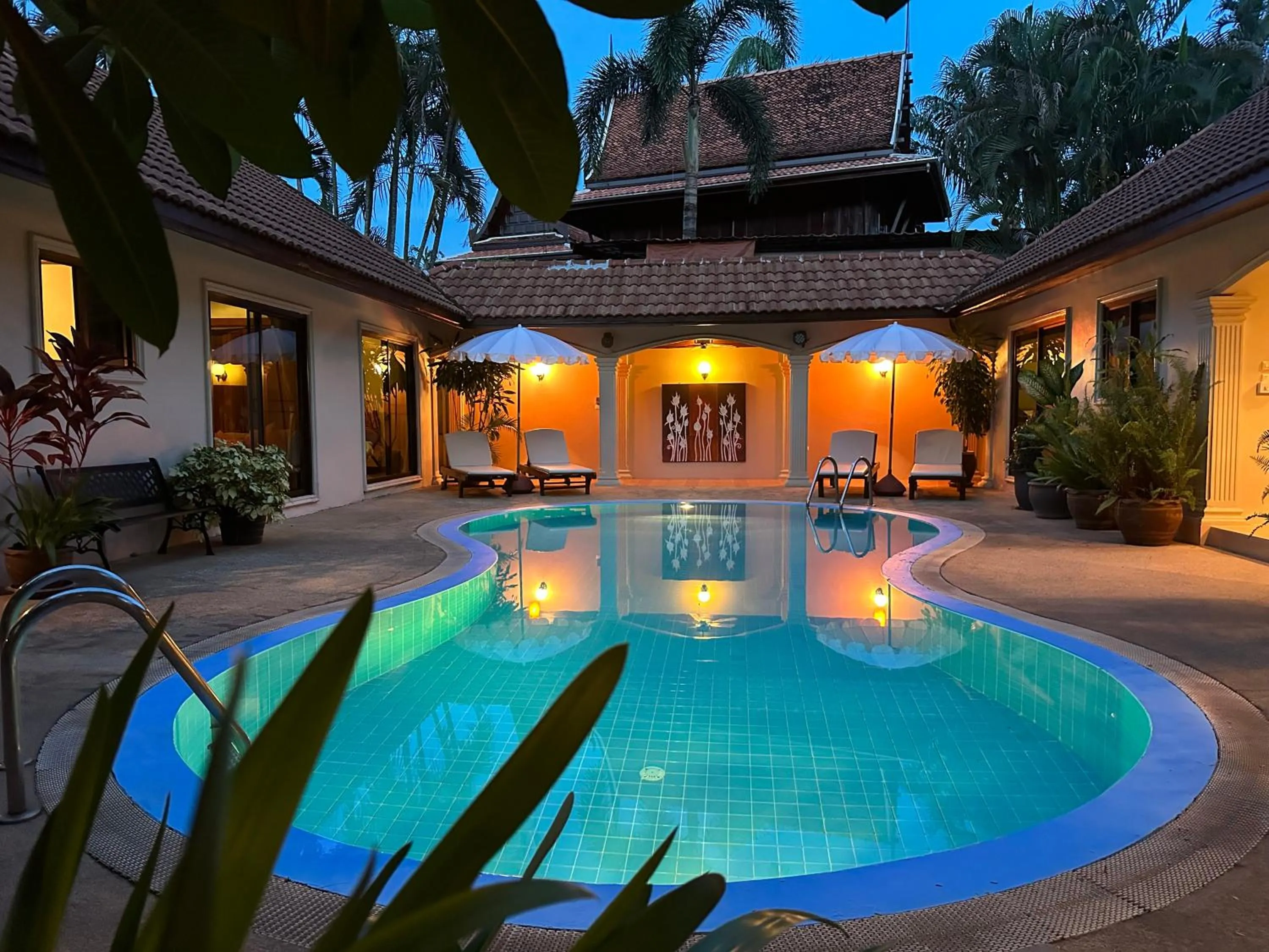 Coconut Paradise Holiday Villas