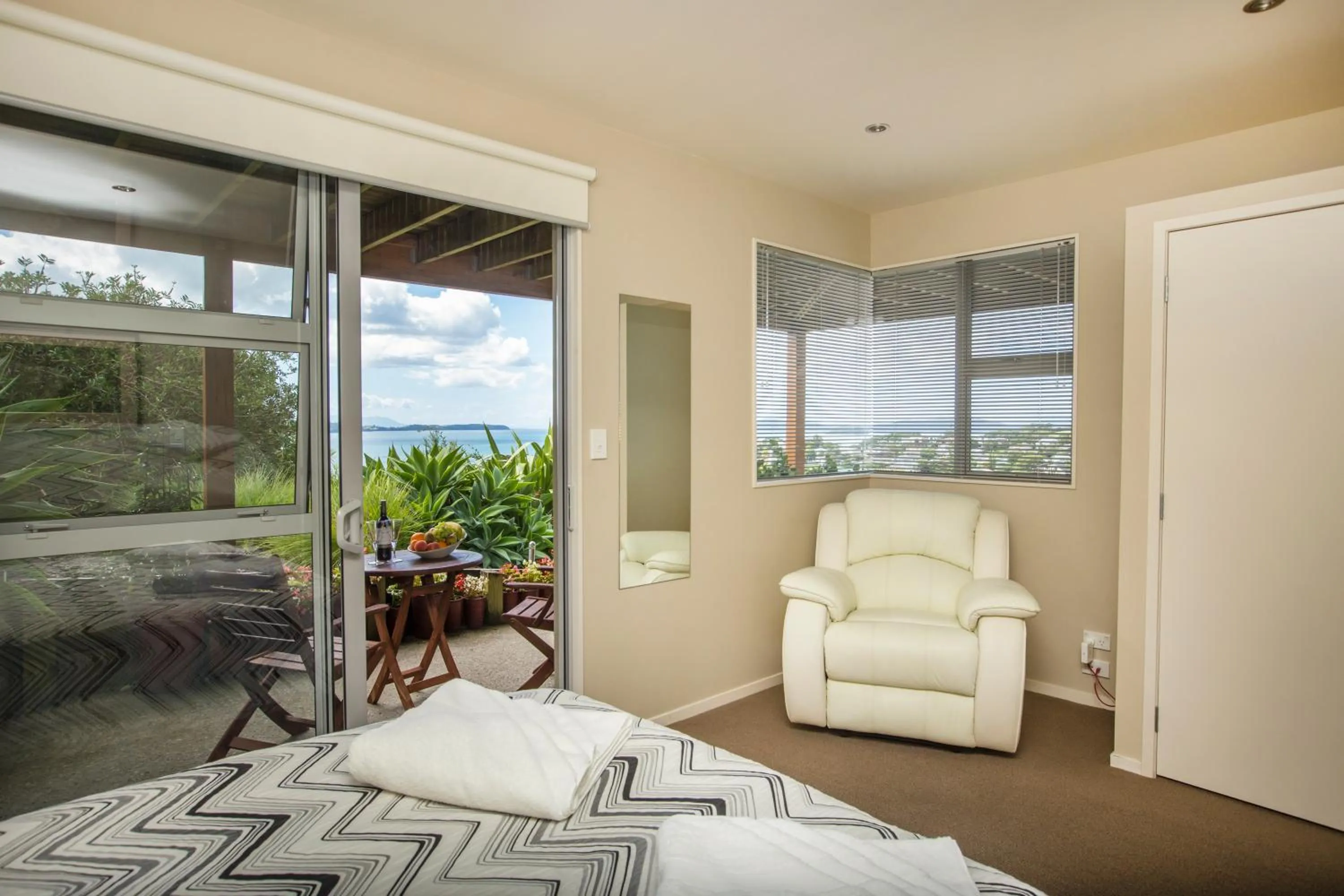 Patio in Tahi Lodge - Matakana Coast