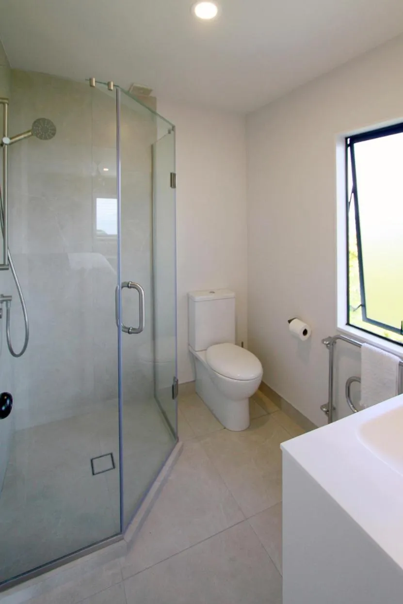 Bathroom in Tahi Lodge - Matakana Coast