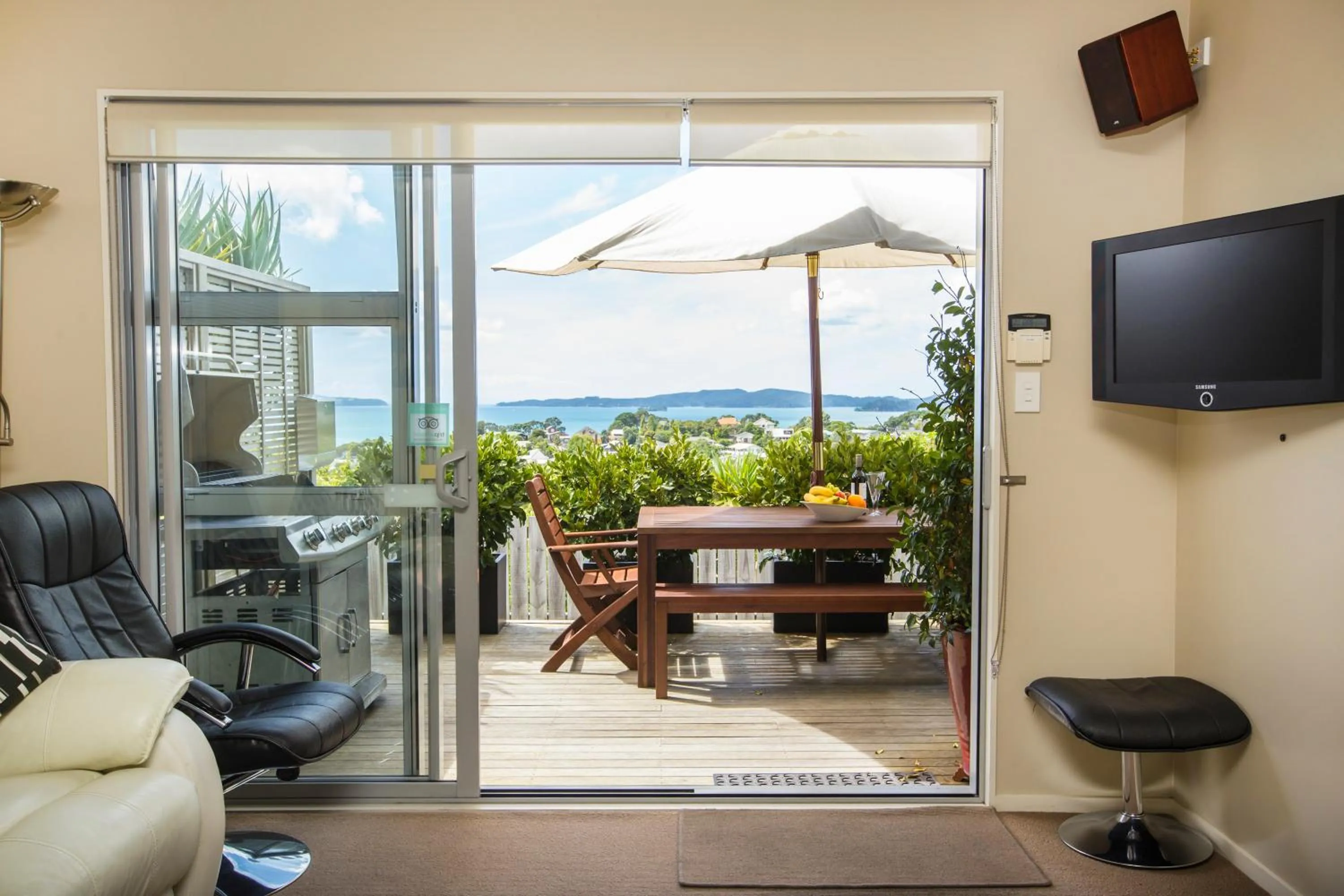 Patio in Tahi Lodge - Matakana Coast