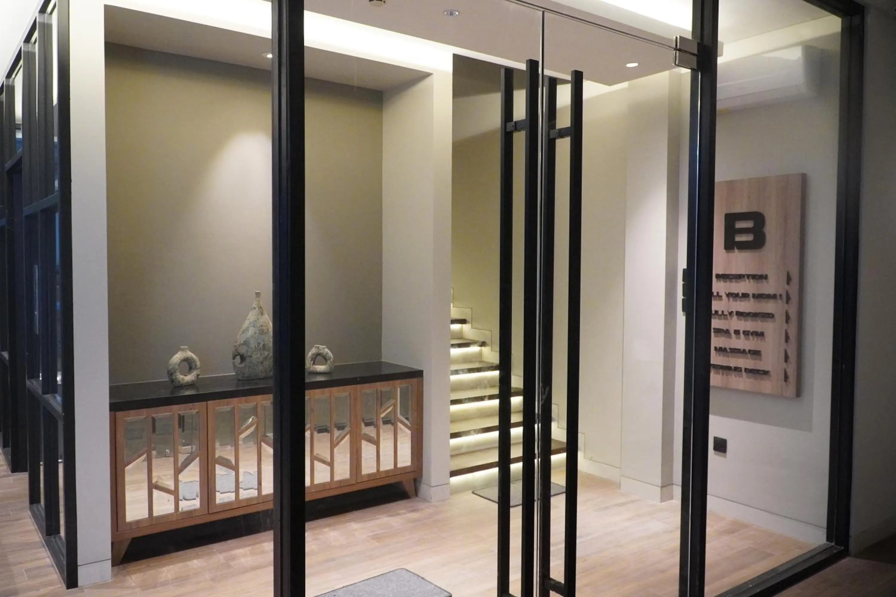 Property building in Posto Dormire Sudirman