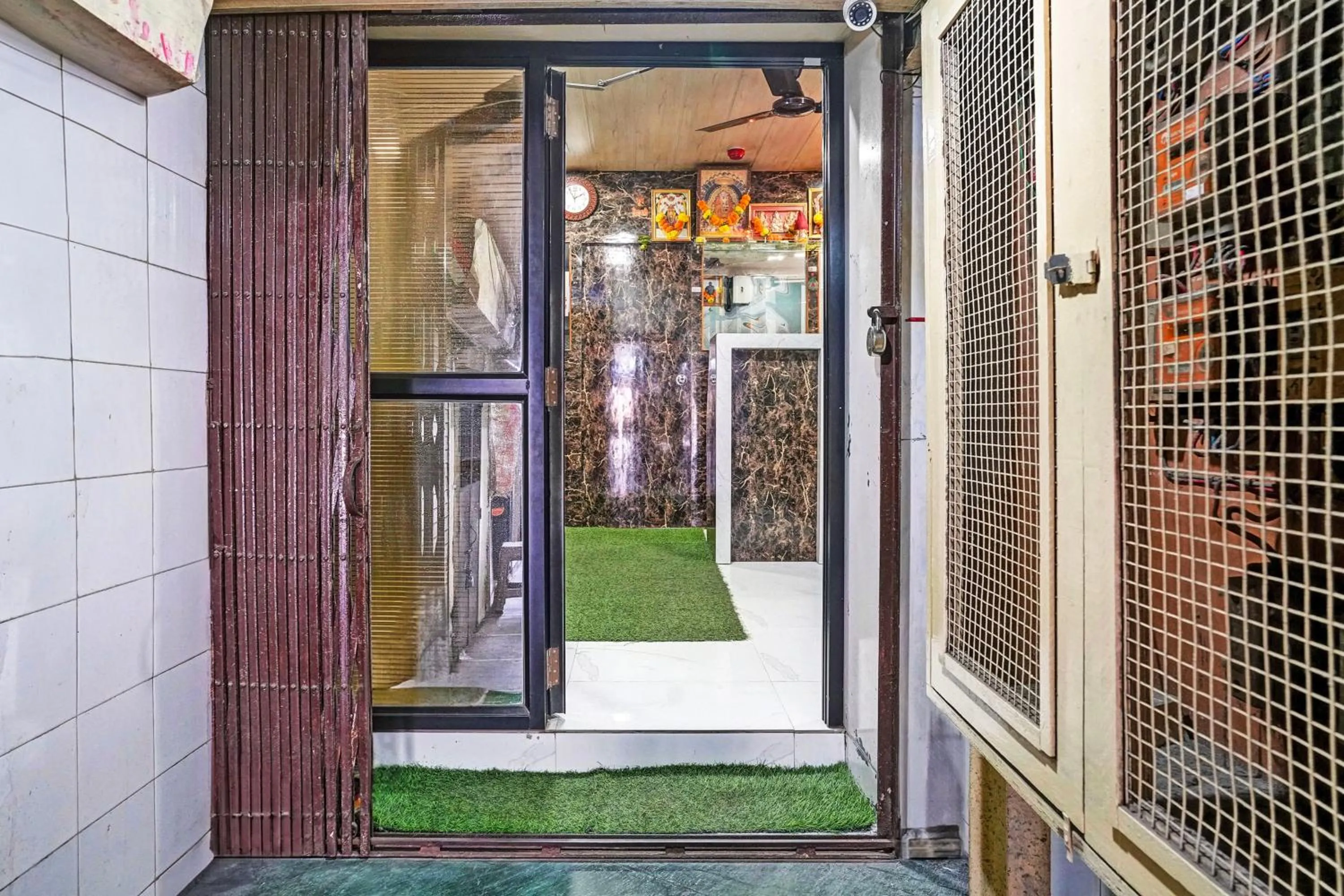 Facade/entrance in Hotel O Taj Lodging and Boarding