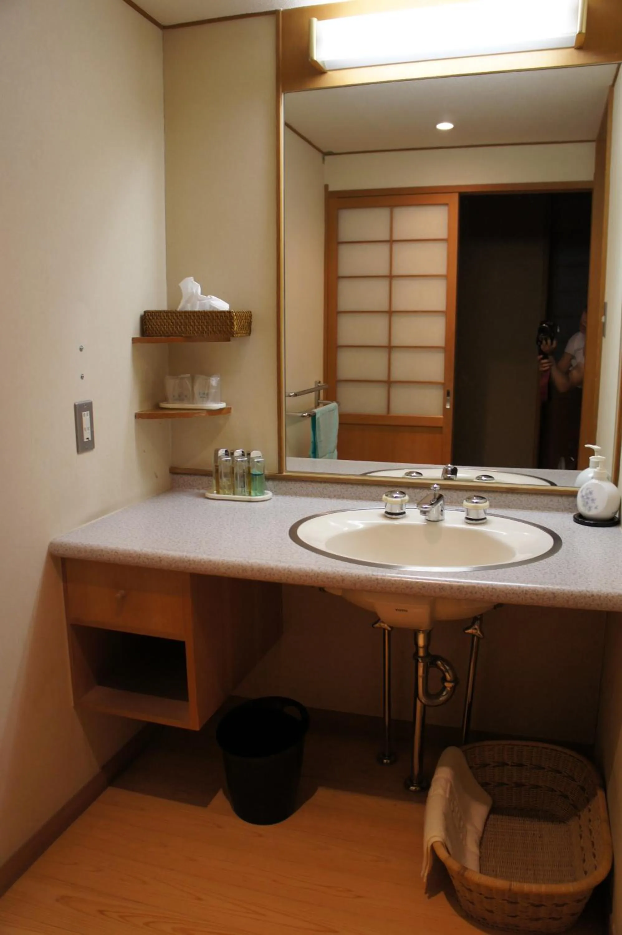 Bathroom in Nishiki-no-Yu Jimotoya
