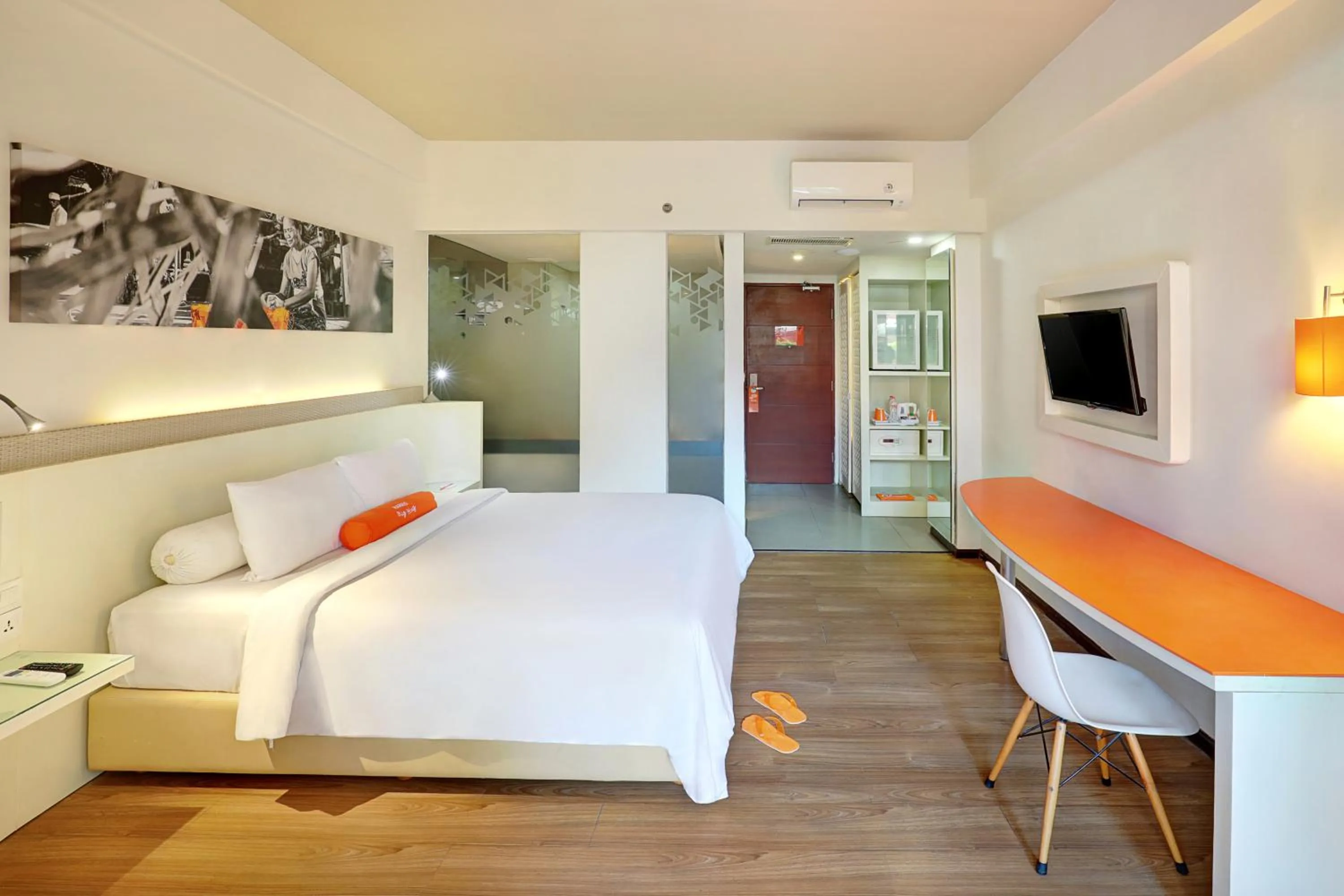 Bedroom, Bed in HARRIS Hotel Seminyak