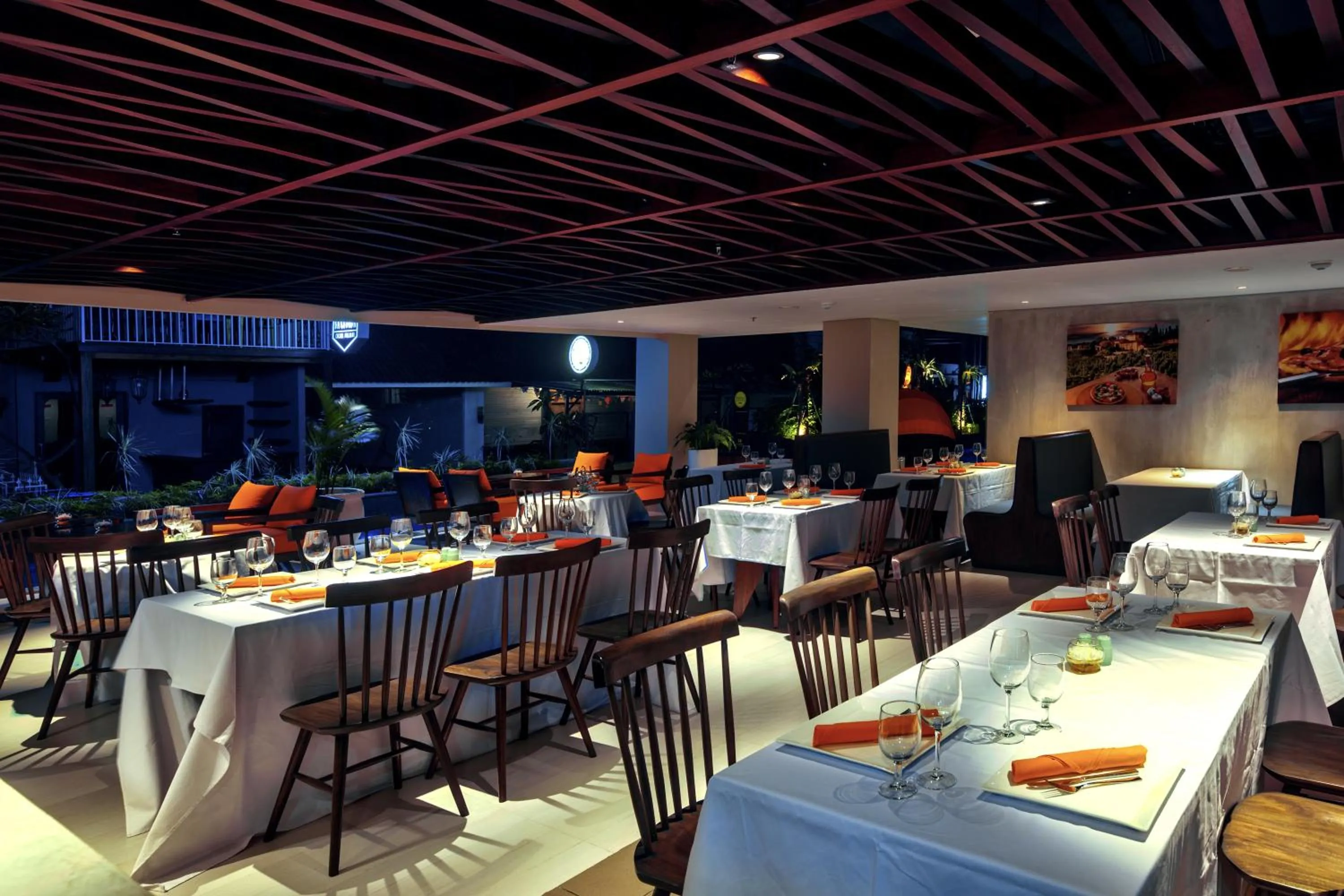 Restaurant/places to eat in HARRIS Hotel Seminyak
