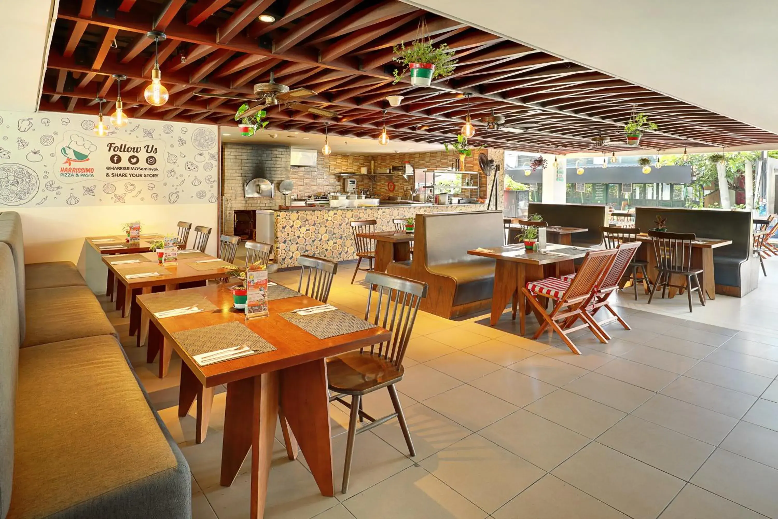 Restaurant/places to eat in HARRIS Hotel Seminyak Restaurant/places to eat in HARRIS Hotel Seminyak