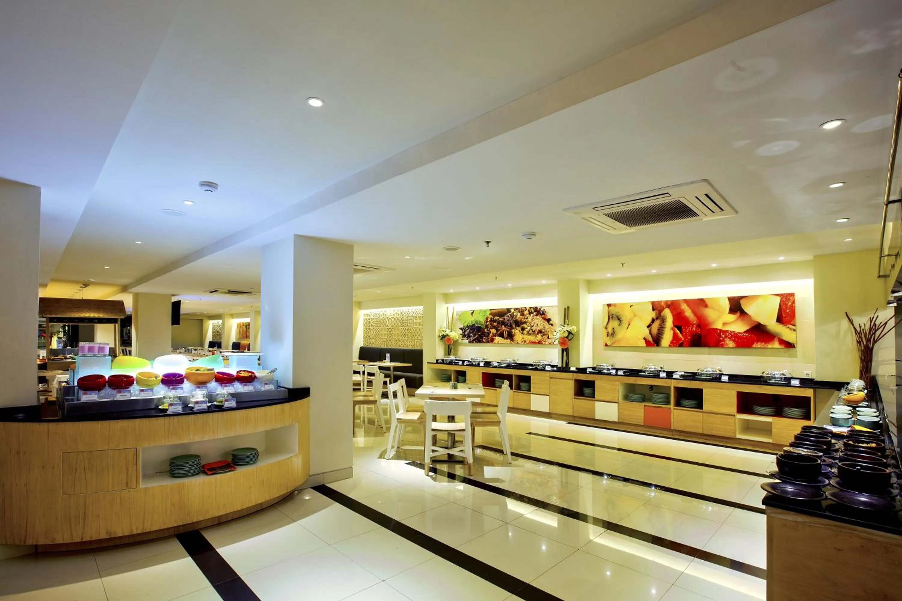 Restaurant/places to eat in HARRIS Hotel Seminyak