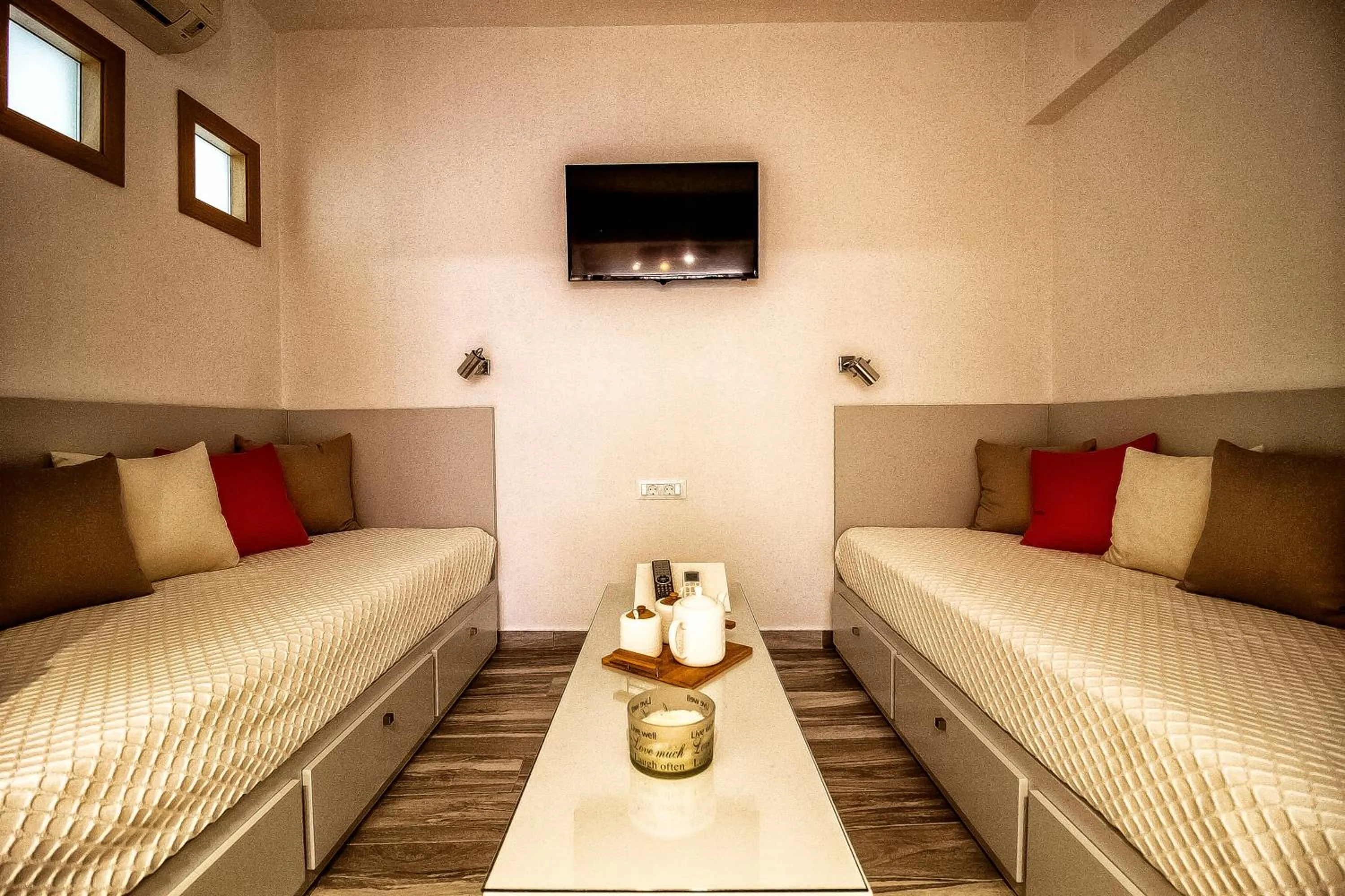 Living room, Bed in Lindos Beauty