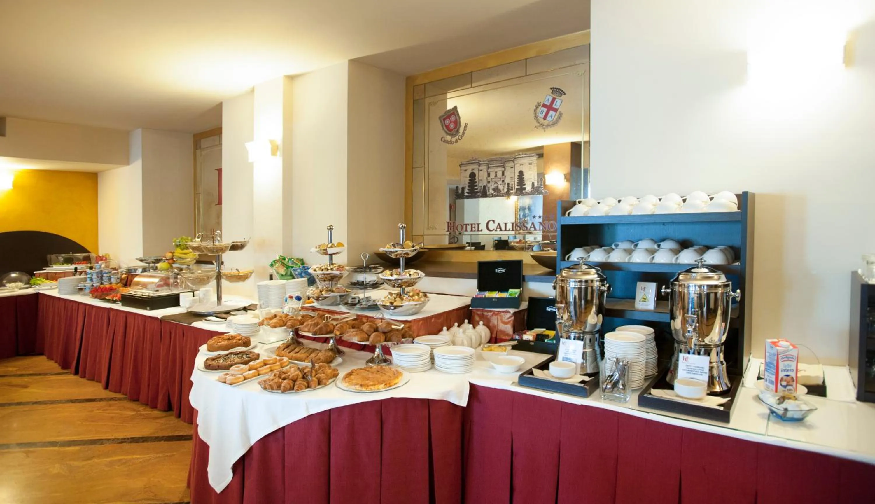 Buffet breakfast in Residence Calissano