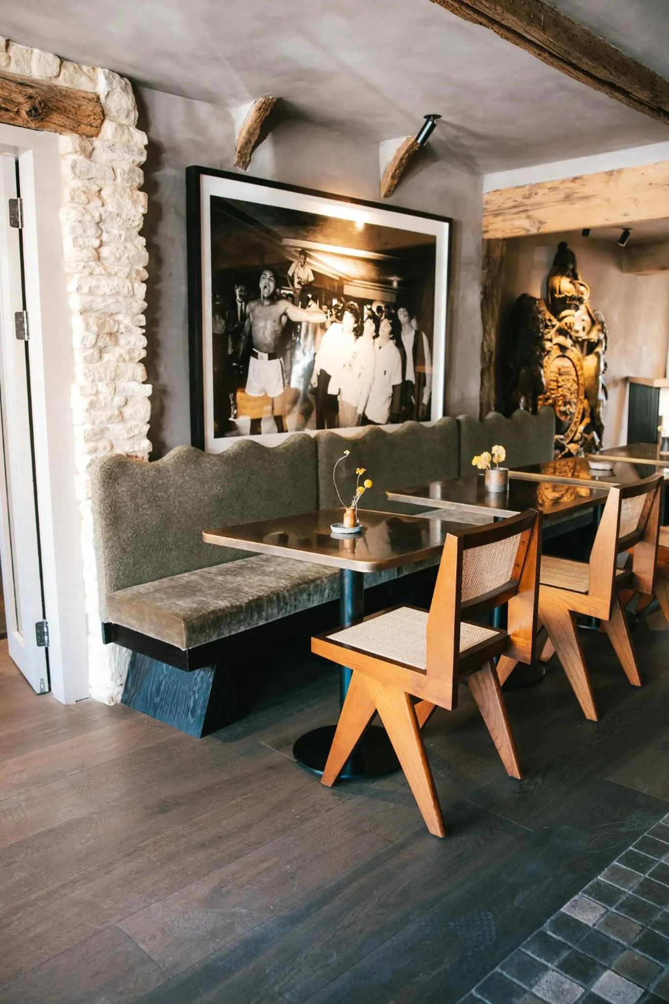 Restaurant/places to eat in BULL Burford