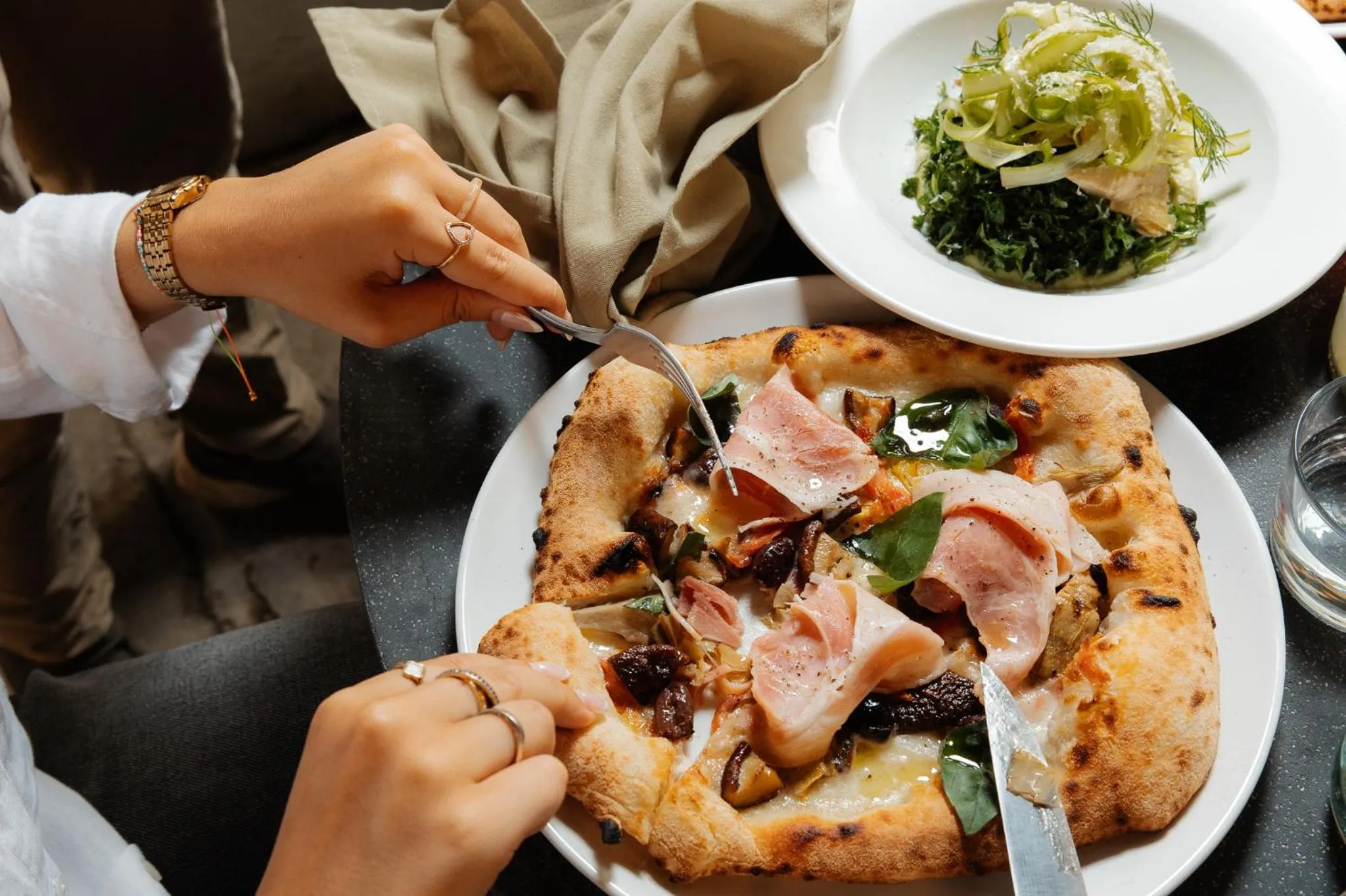 Restaurant/places to eat in BULL Burford