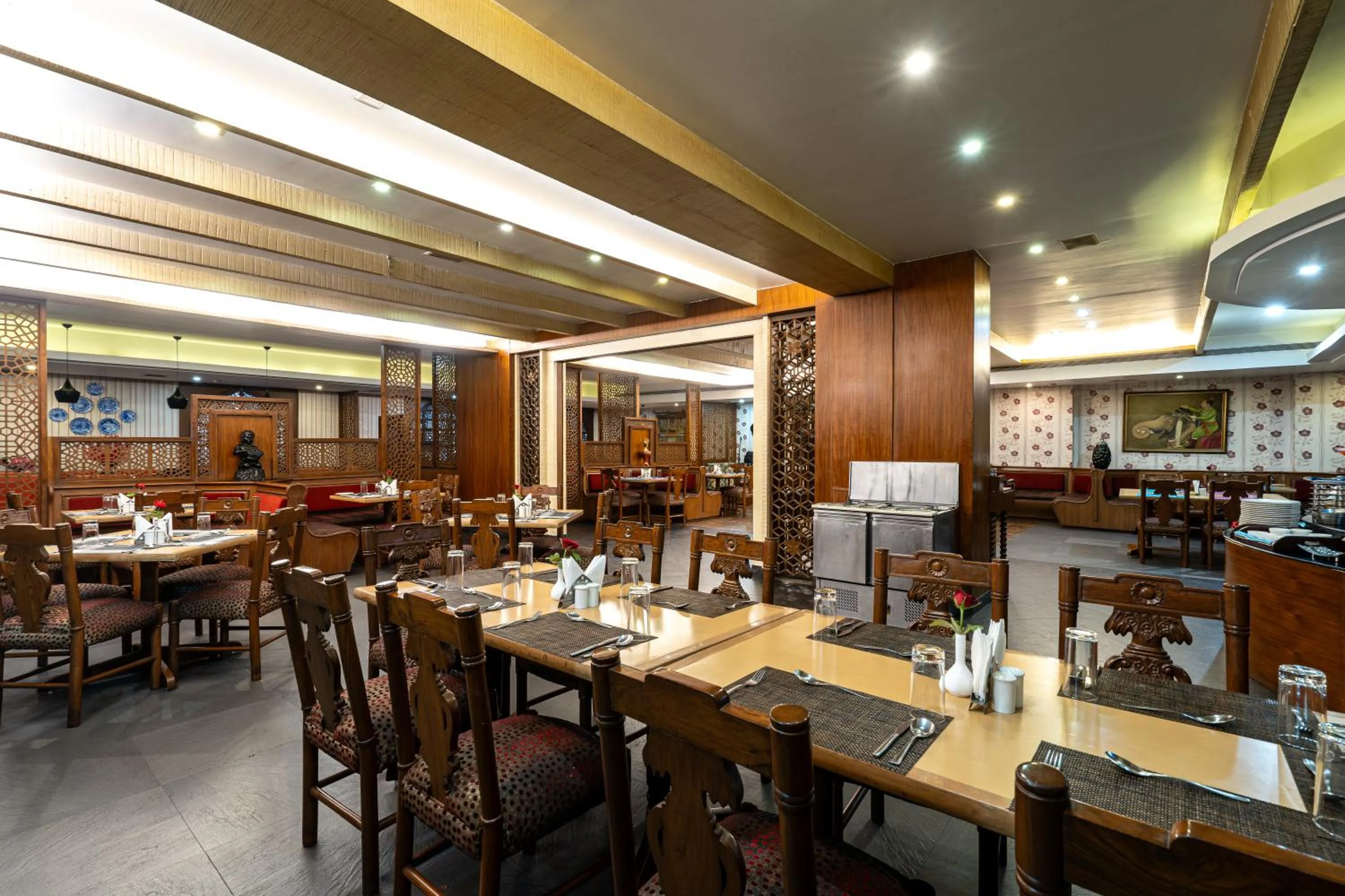 Restaurant/places to eat in Hotel Celebration