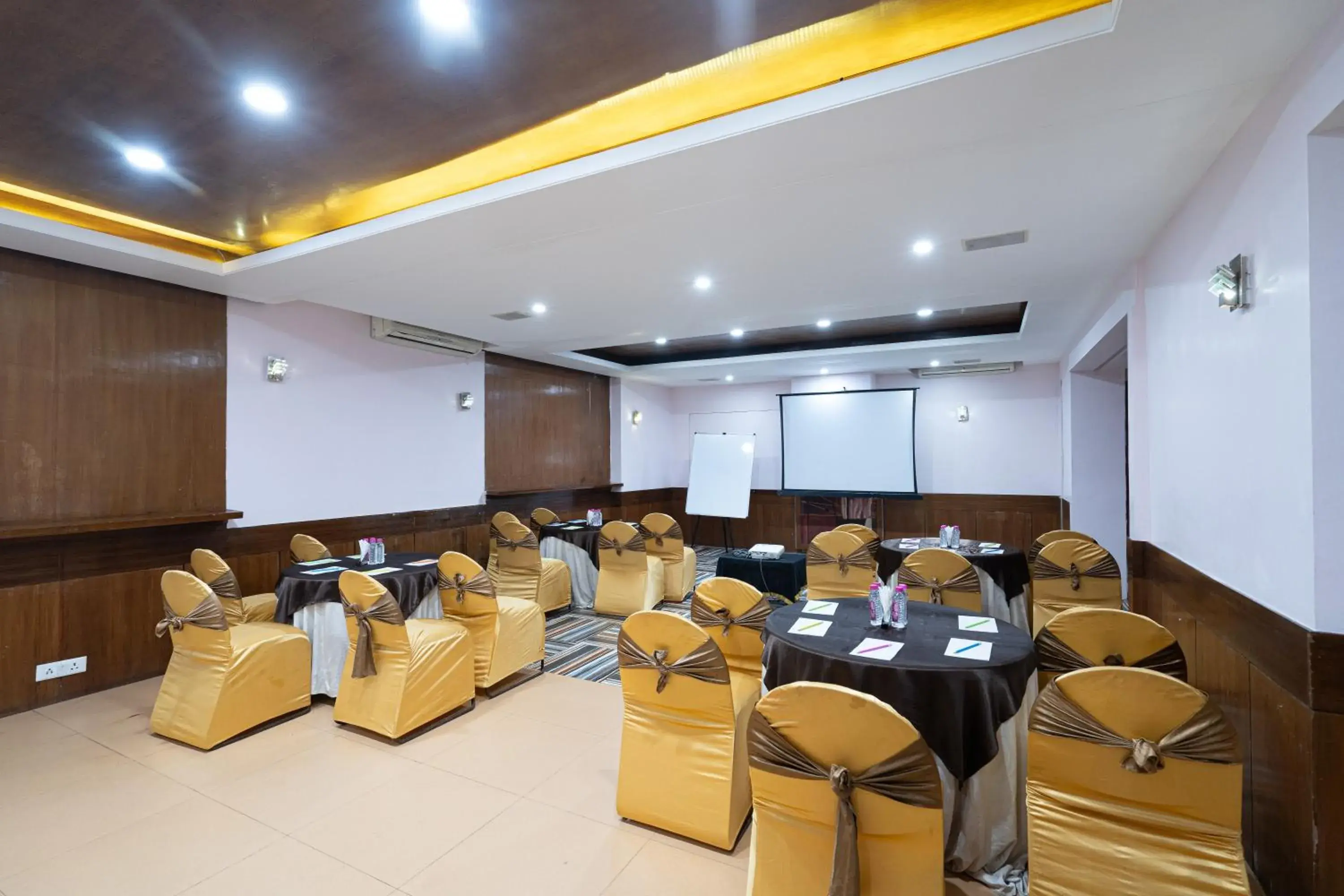 Lobby or reception in Hotel Celebration Lobby or reception in Hotel Celebration