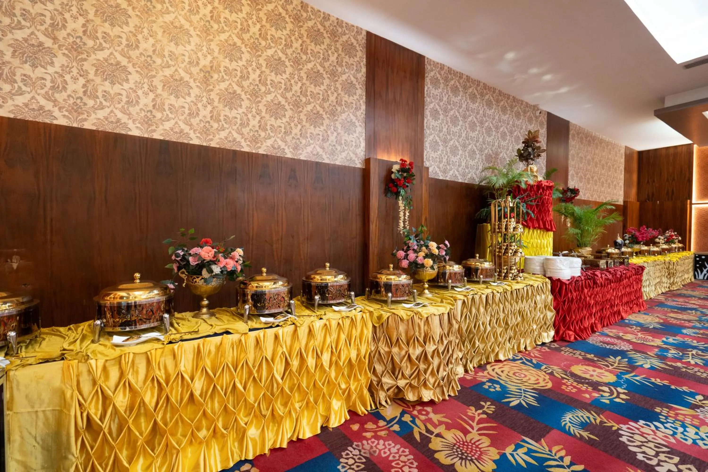 Food and drinks in Hotel Celebration