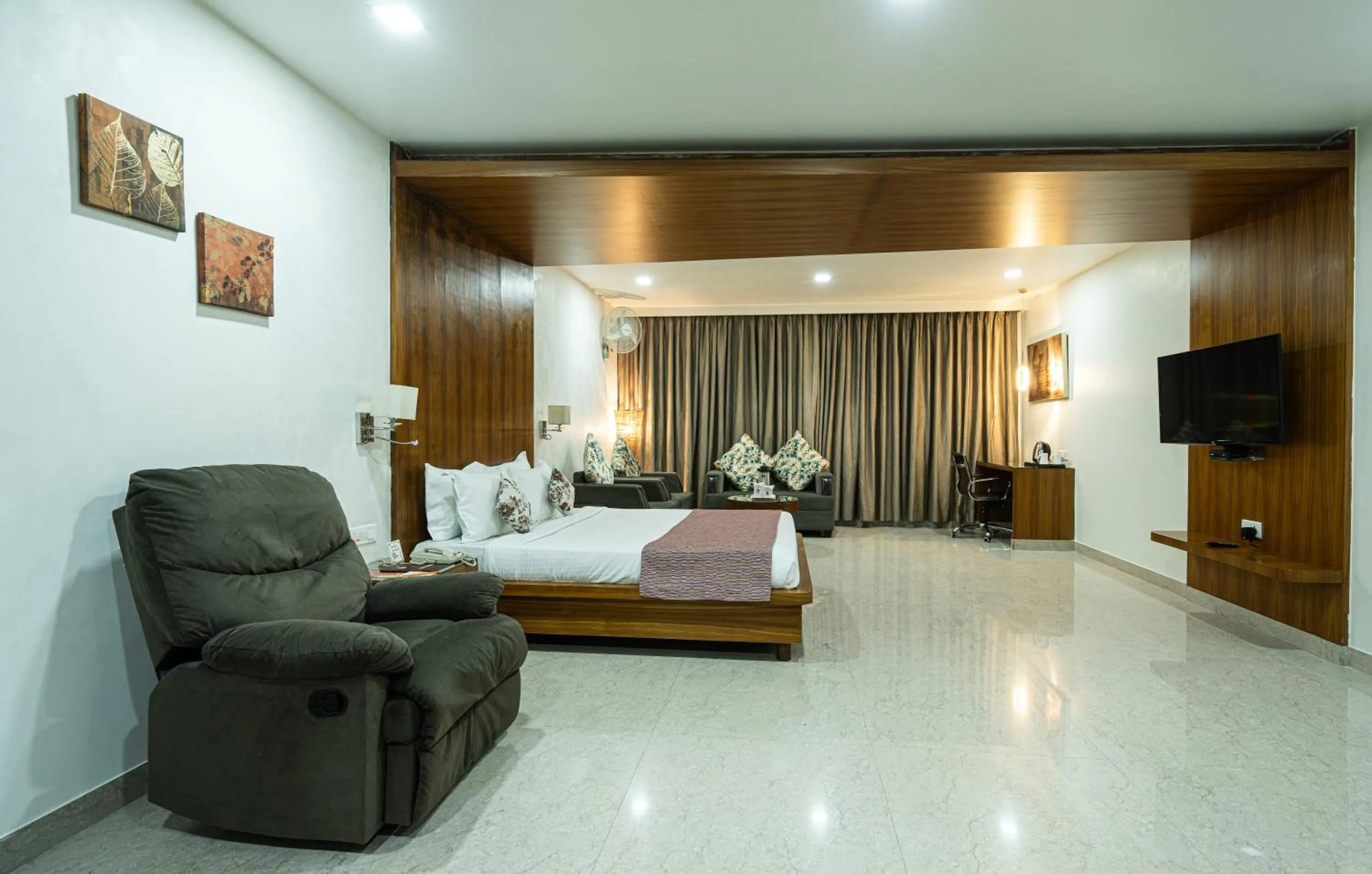 Bedroom, Bed in Hotel Celebration