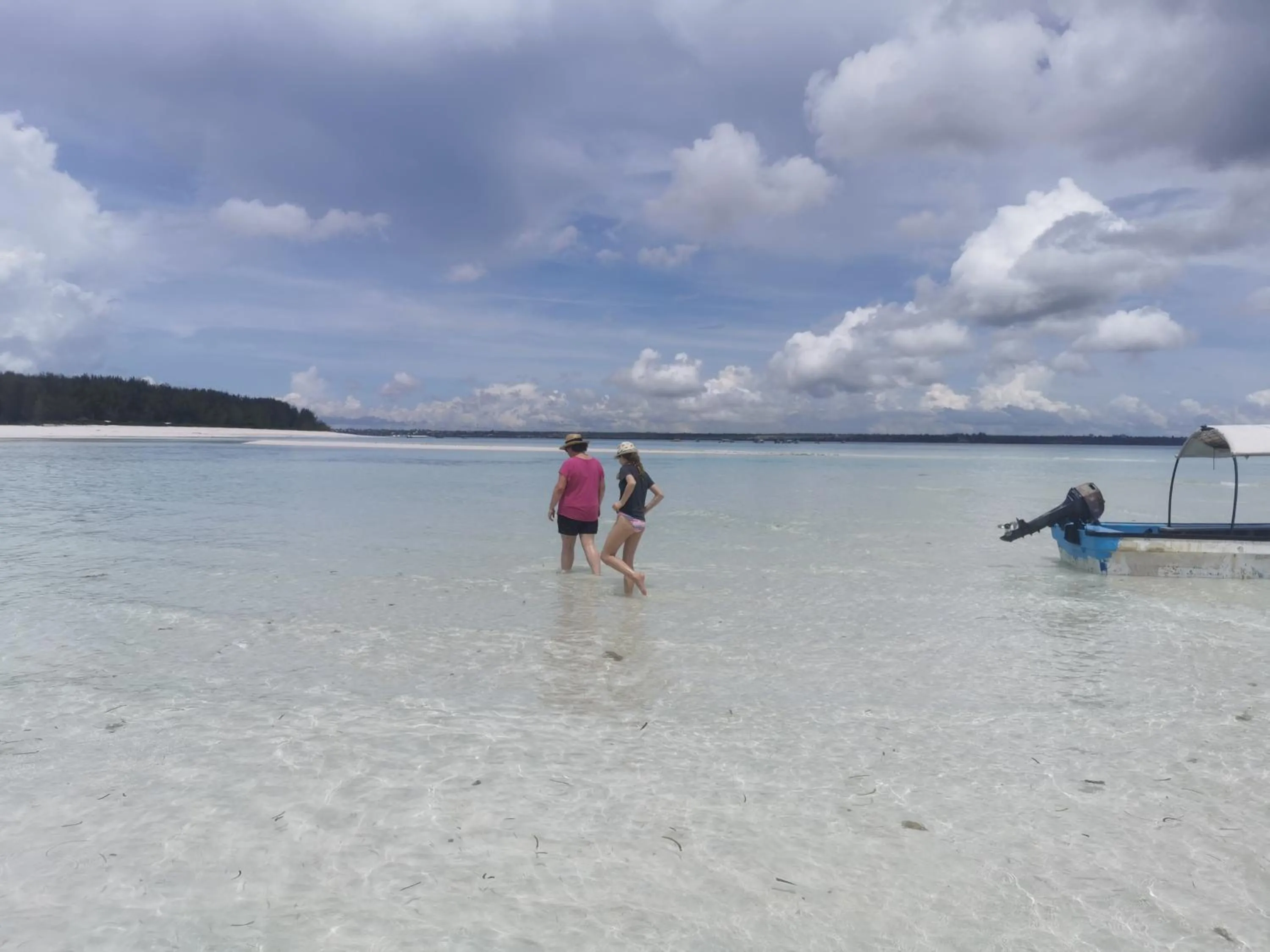 Snorkeling in Holiday Time Bungalows Zanzibar