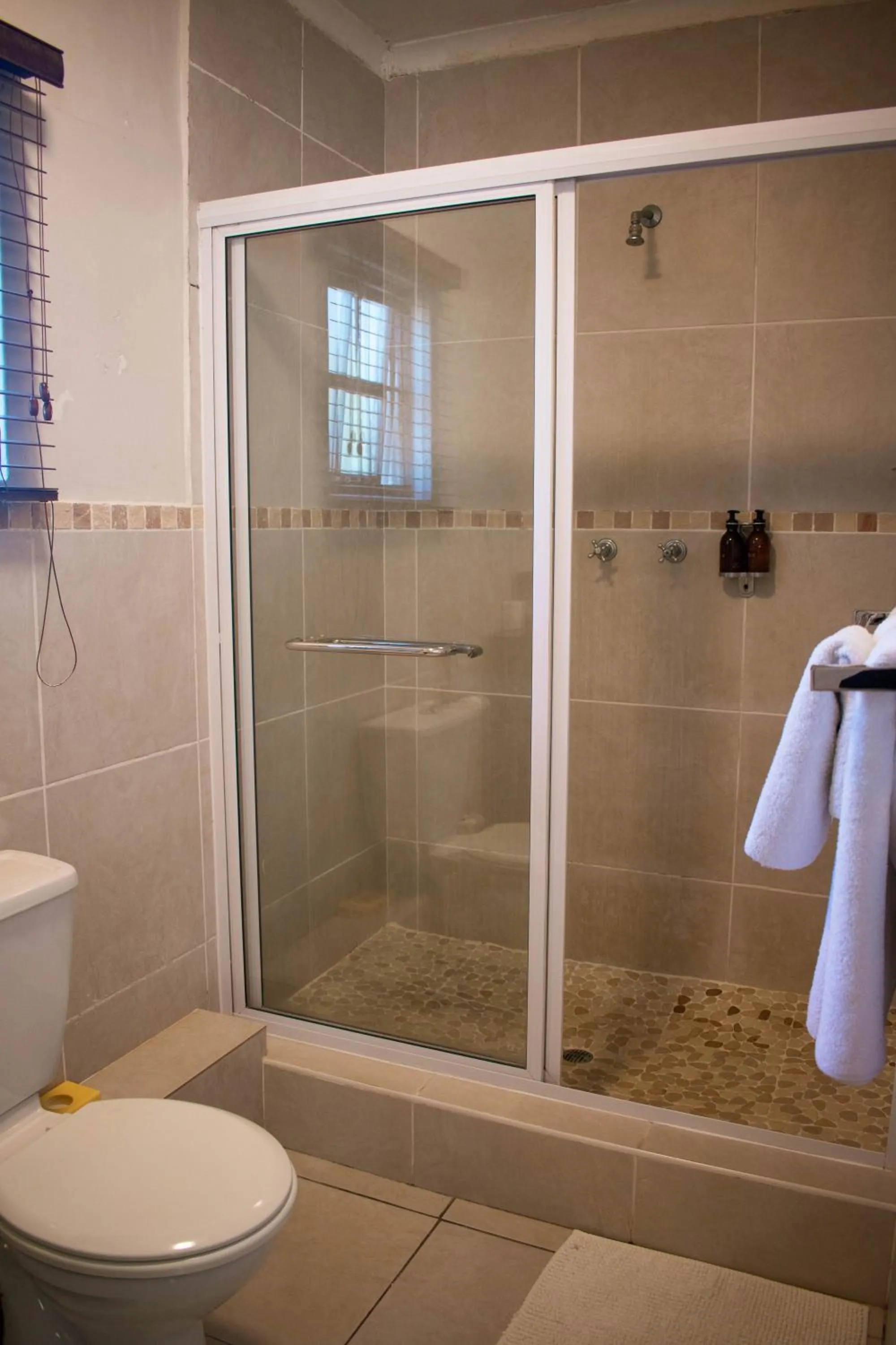 Bathroom in African Sands B&B