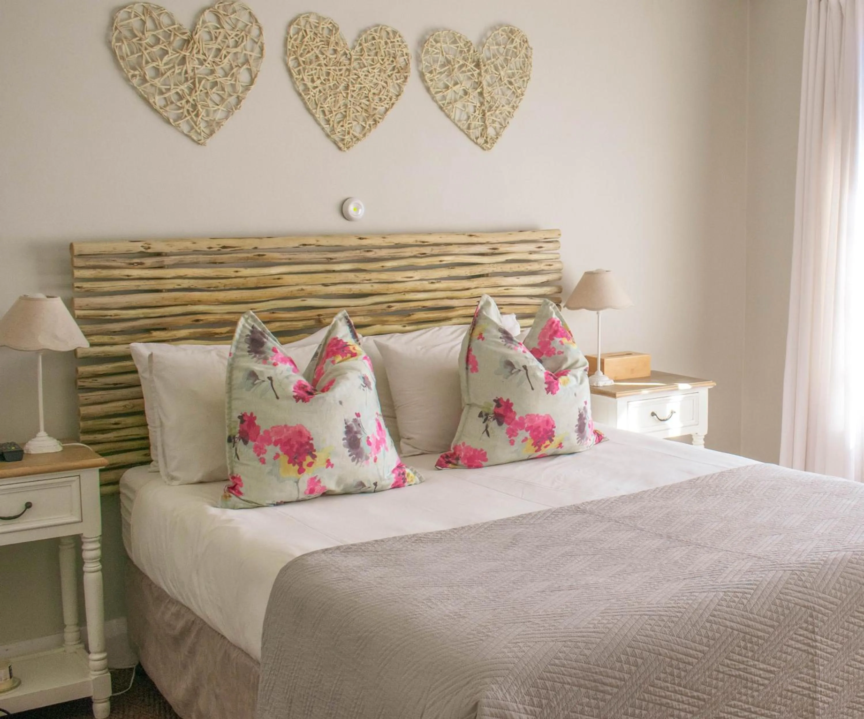 Bedroom, Bed in African Sands B&B