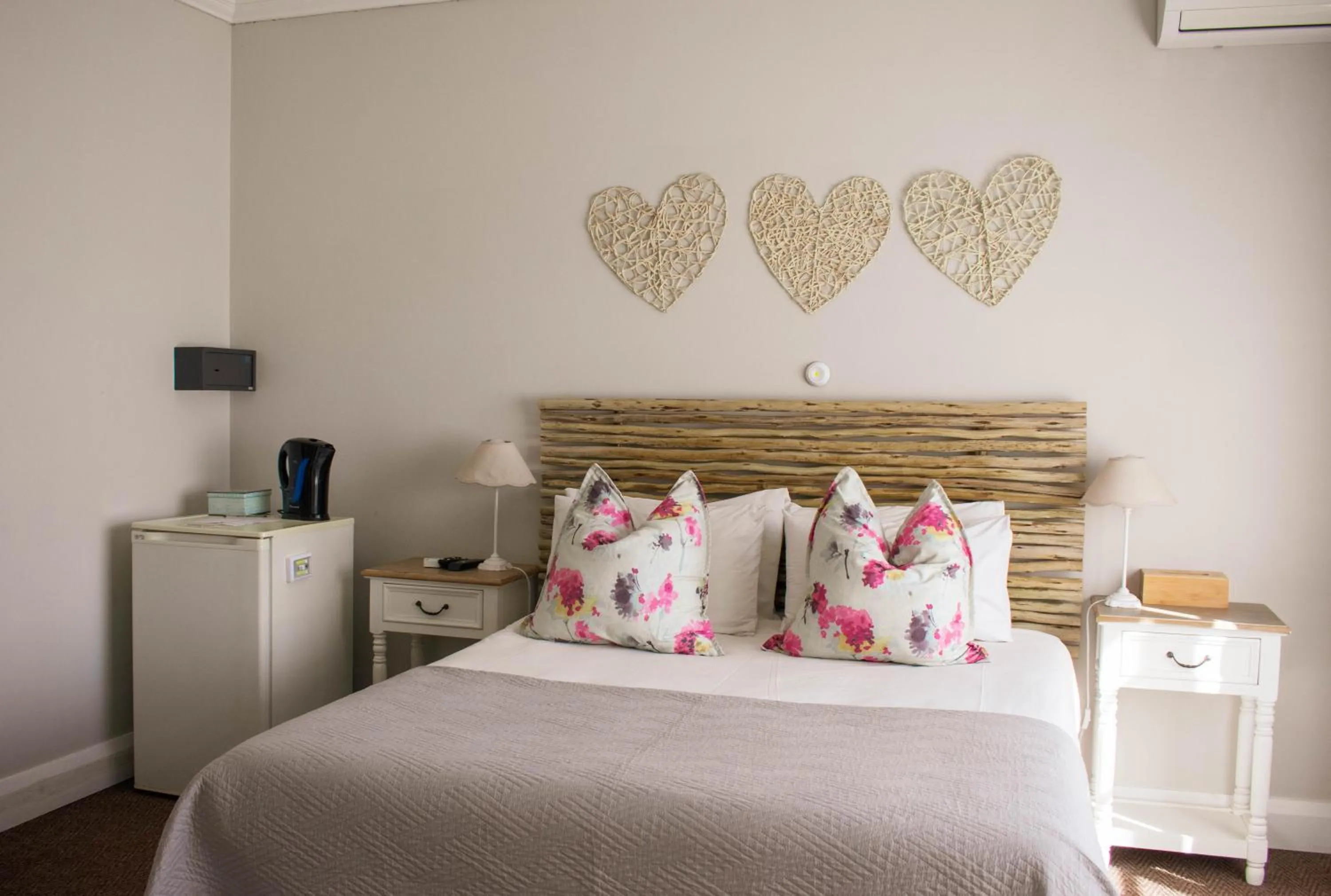 Bedroom, Bed in African Sands B&B