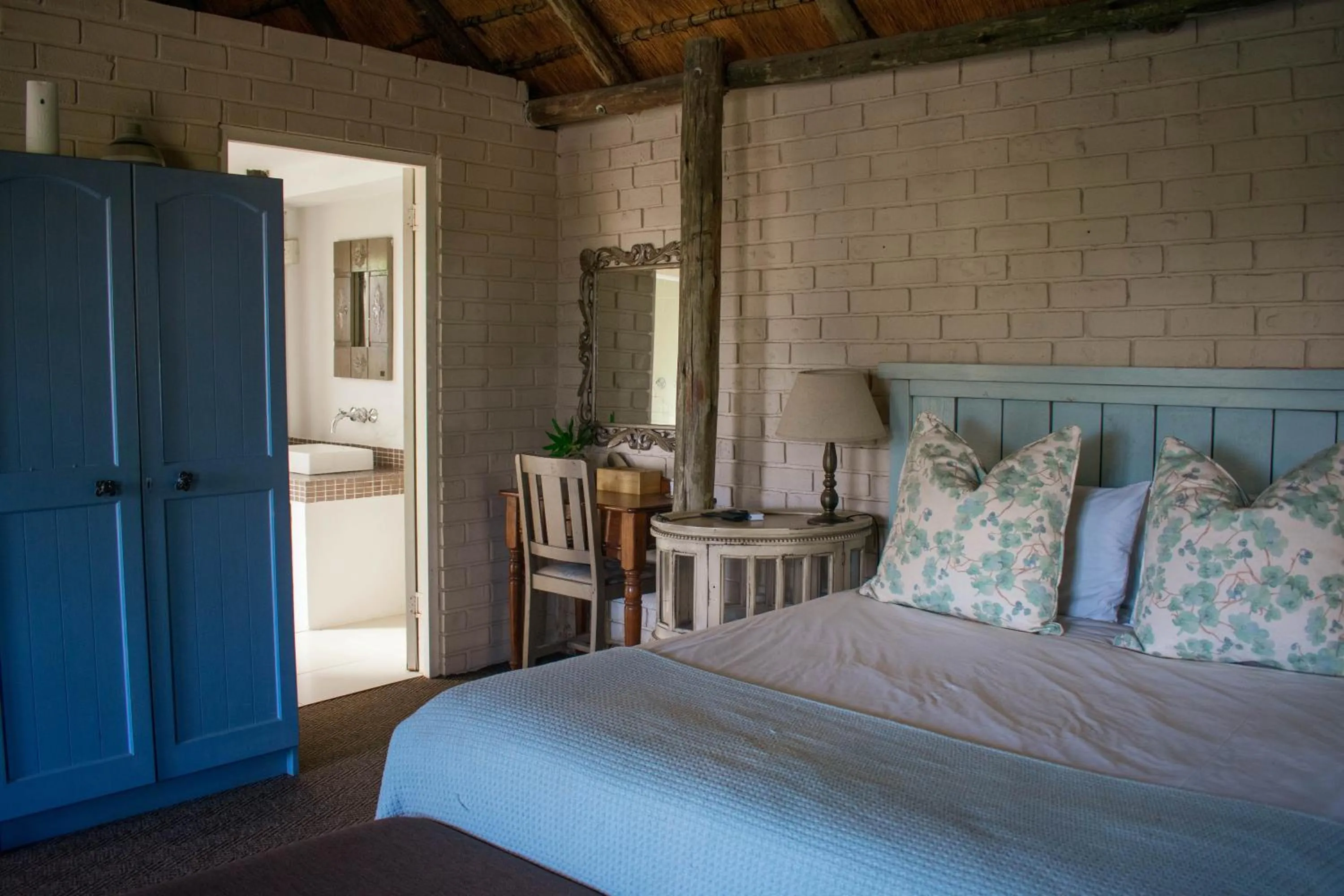 Bedroom, Bed in African Sands B&B