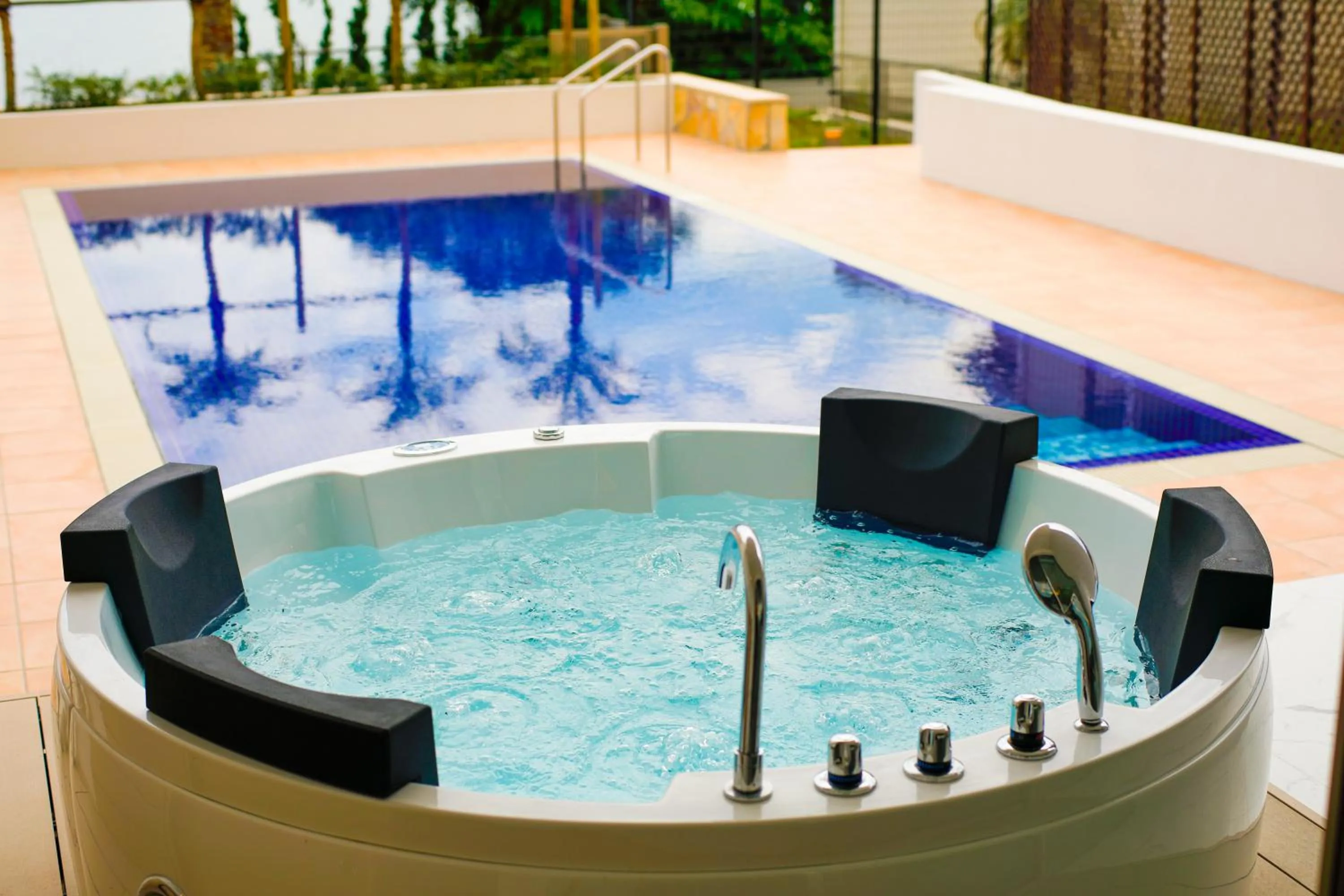 Pool view in tokinos