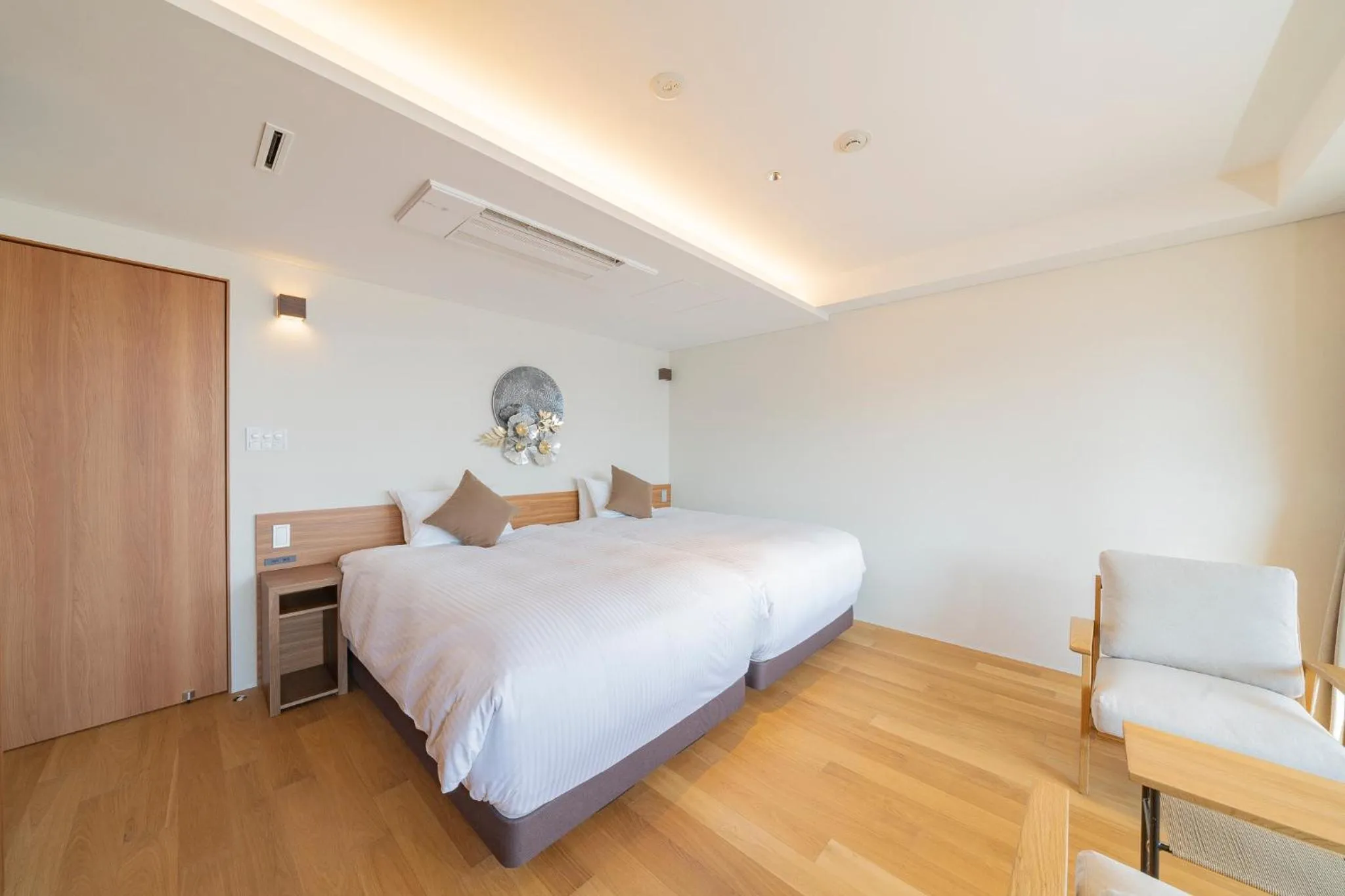 Bedroom, Bed in tokinos