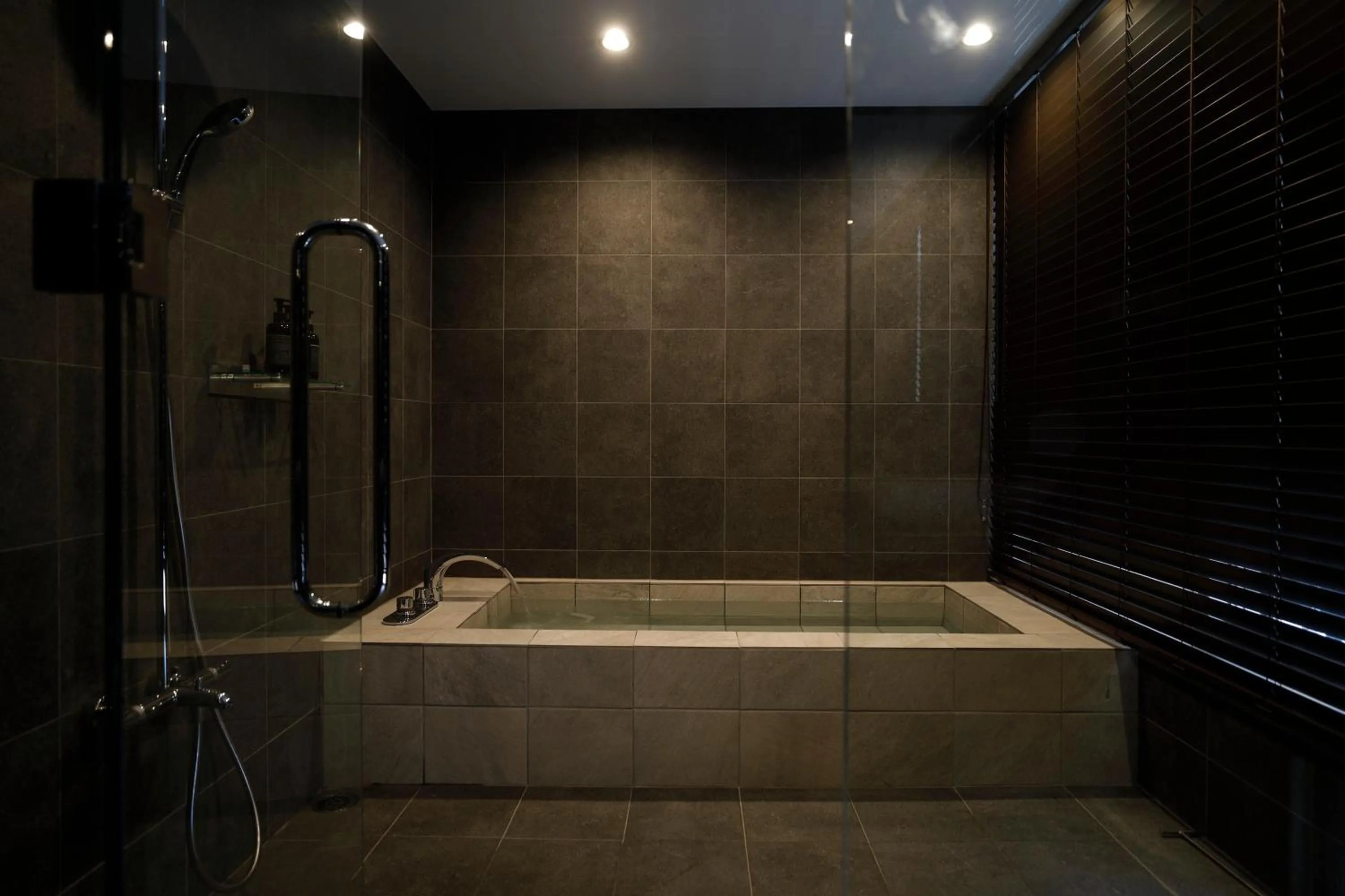 Bathroom in tokinos