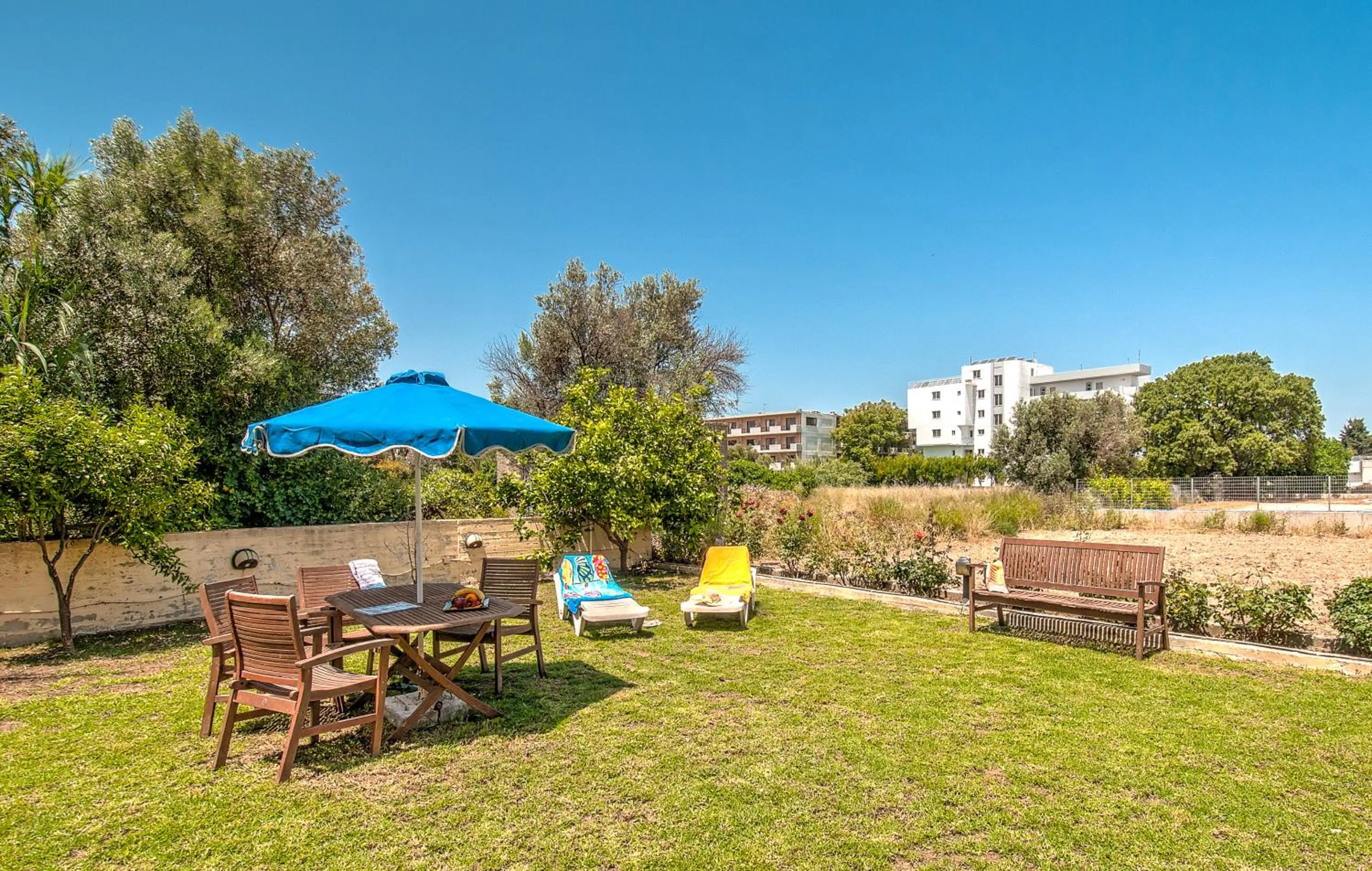 Garden in Johnhara Studios & Apartments