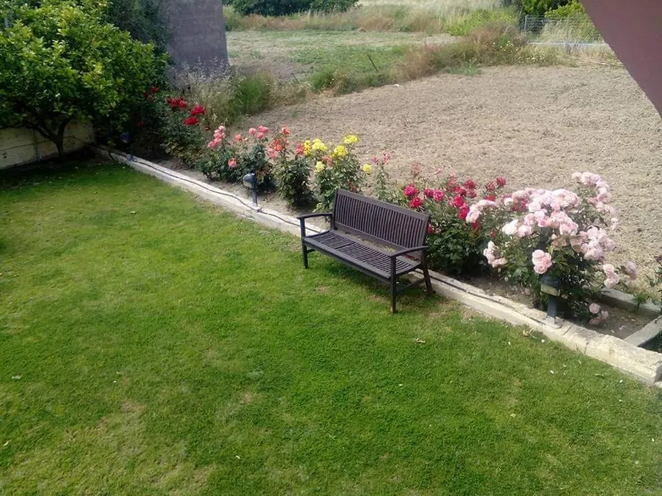 Spring in Johnhara Studios & Apartments