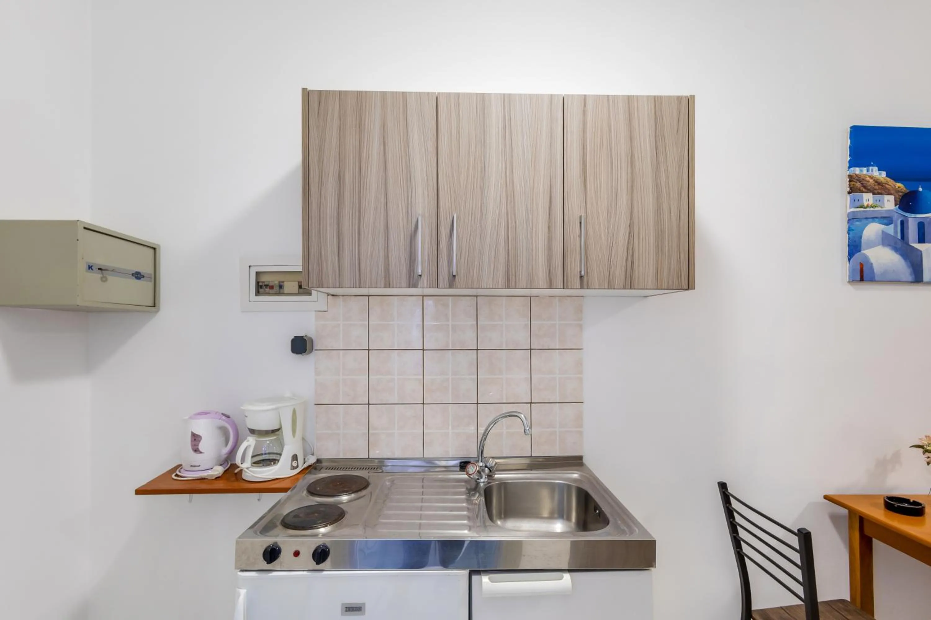 Kitchen or kitchenette in Johnhara Studios & Apartments