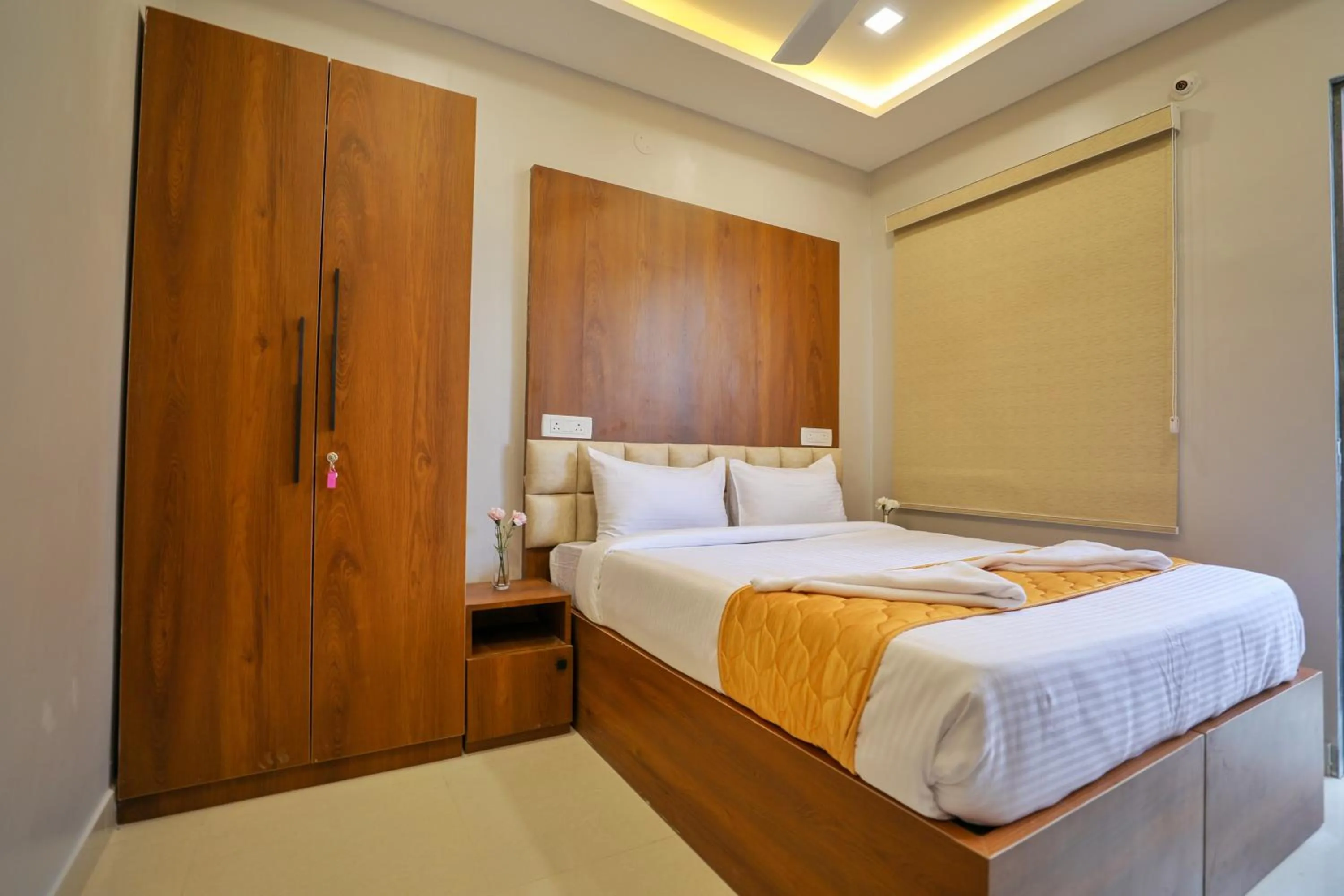 Bed in Hotel Ceasta, Beside US Consulate Hyderabad, Gachibowli