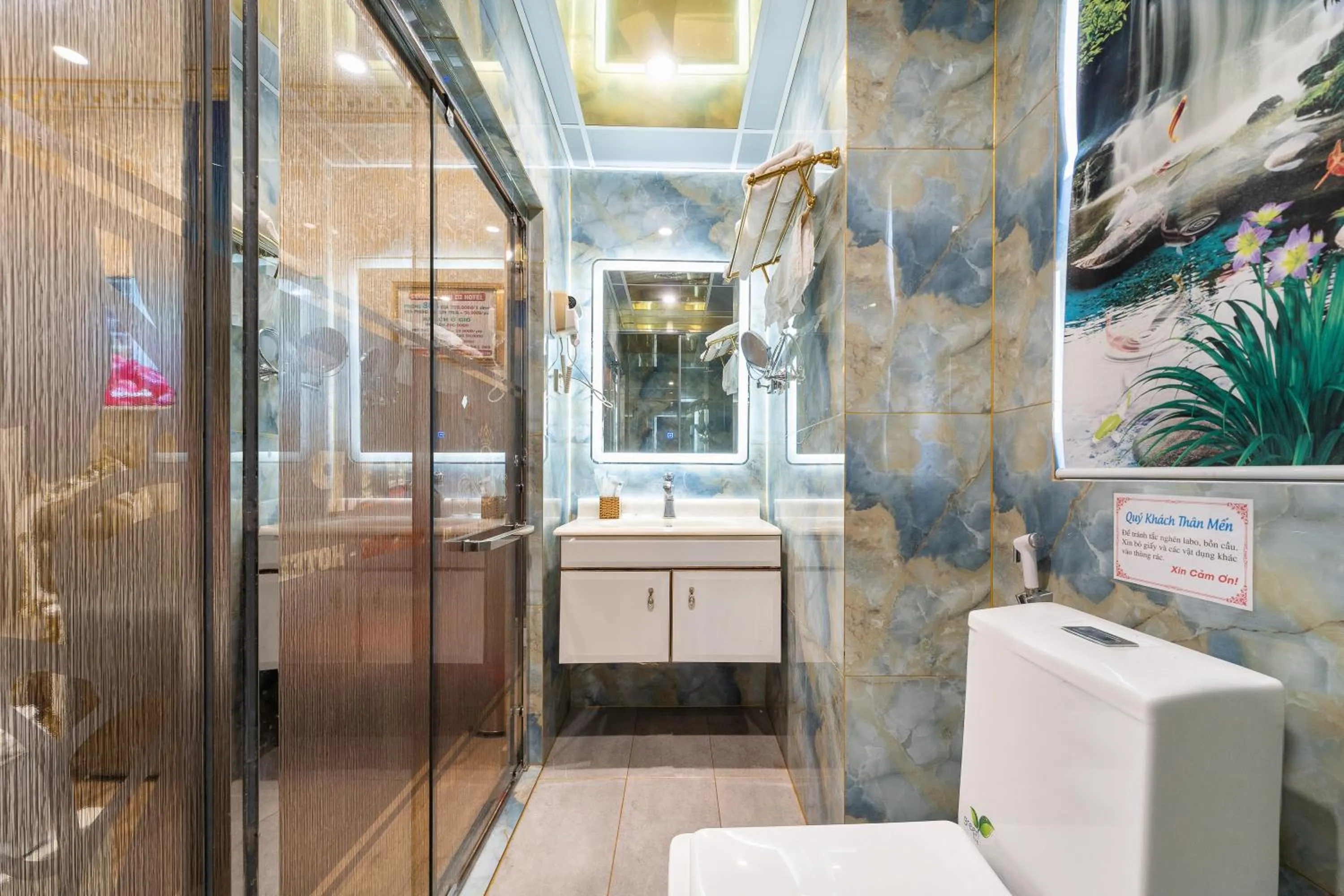 Bathroom in Townhouse Cuong Thanh 3 Hotel