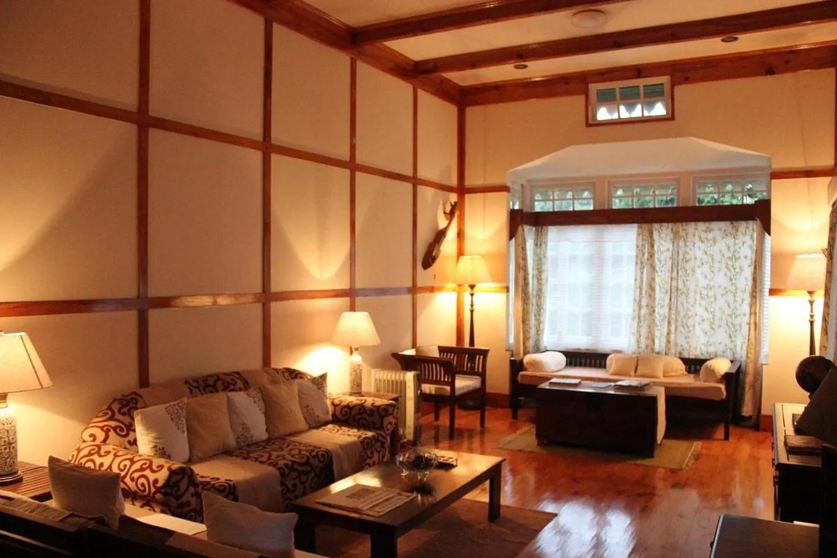 Cafe Shillong Bed and Breakfast