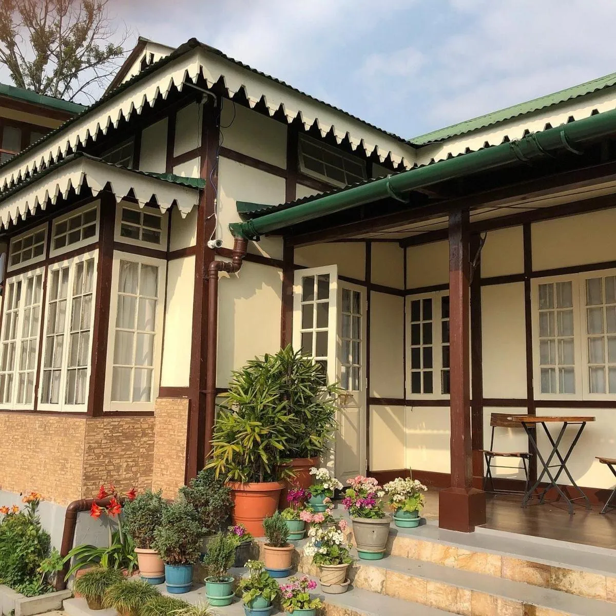 Cafe Shillong Bed and Breakfast