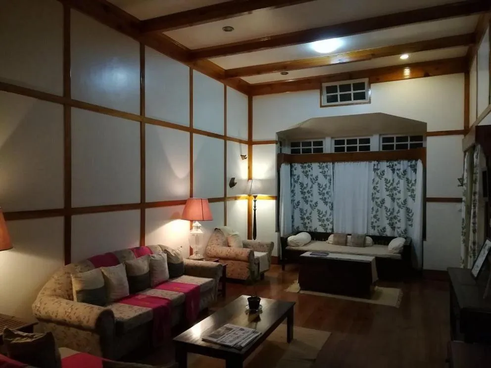 Cafe Shillong Bed and Breakfast