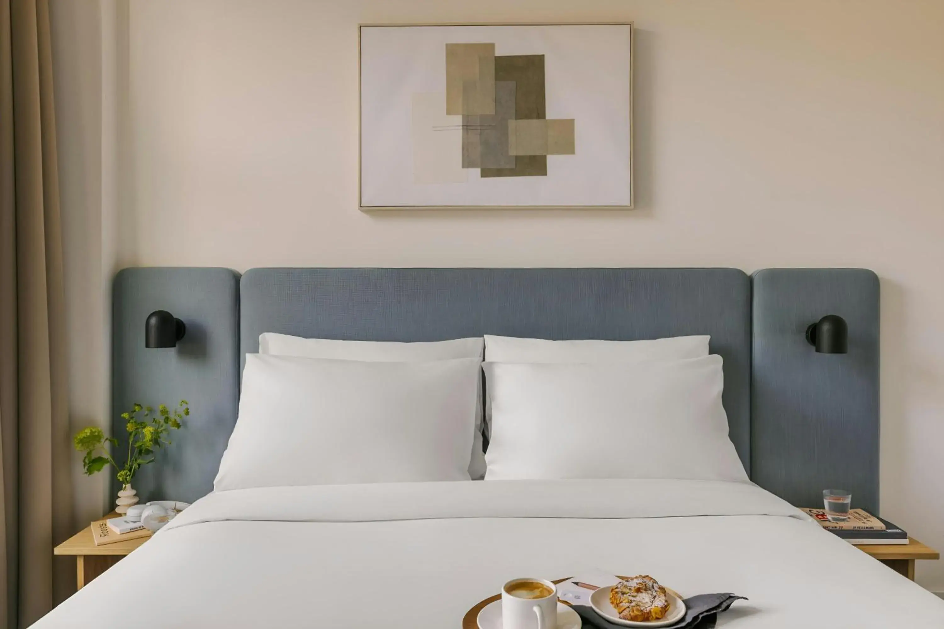 Comfort Double Room in Hotel Rose Rotterdam Comfort Double Room in Hotel Rose Rotterdam