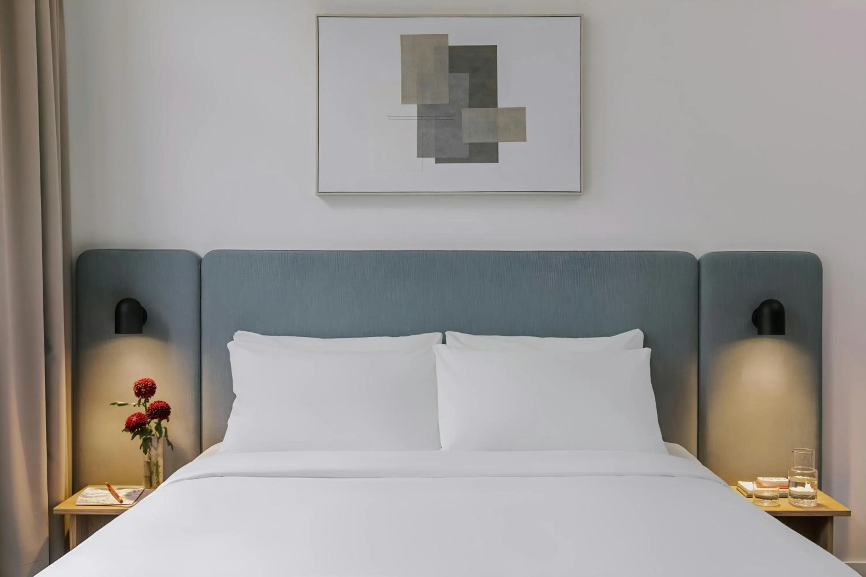 Bedroom, Bed in Hotel Rose Rotterdam