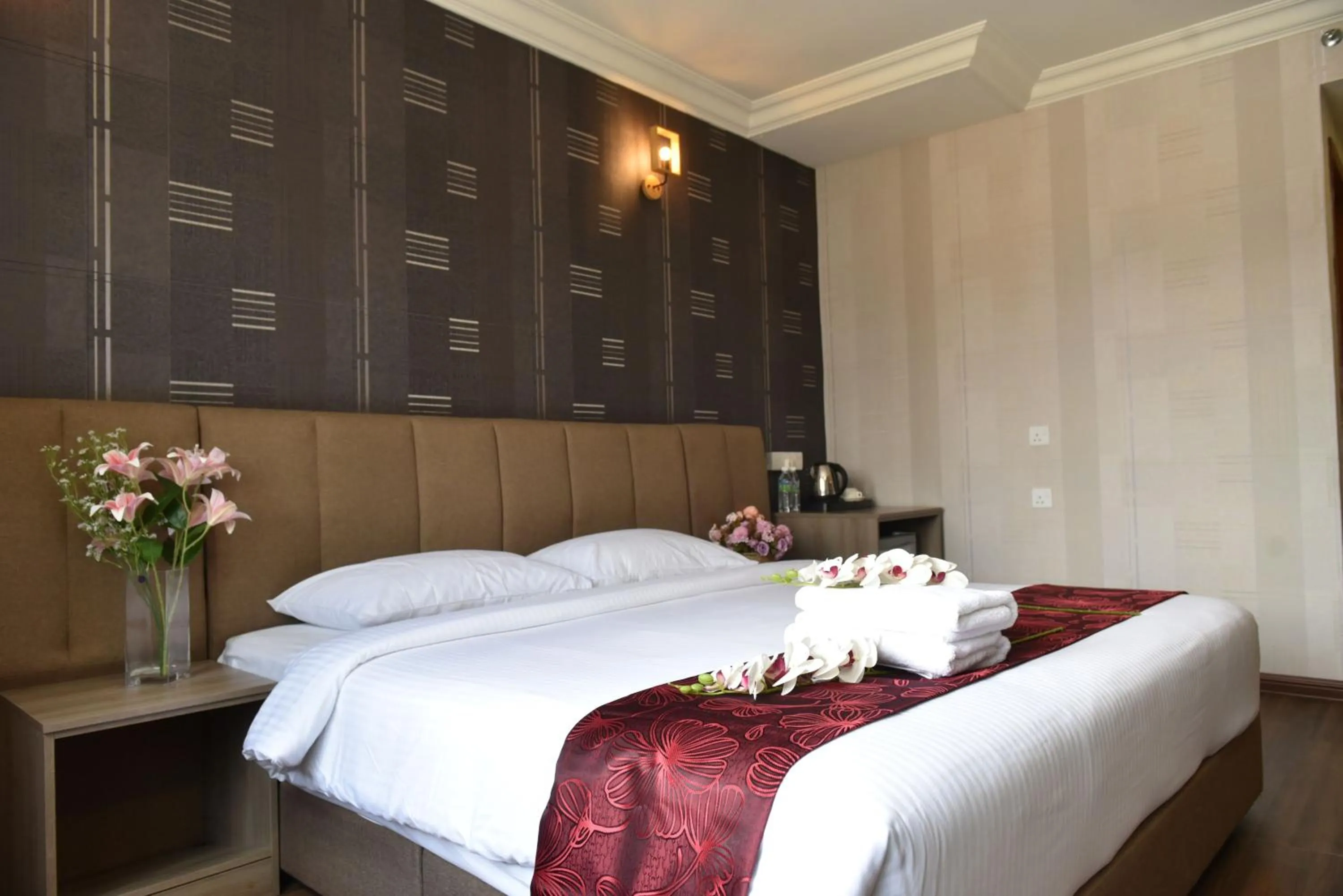 Bedroom, Bed in Fair Park Premier