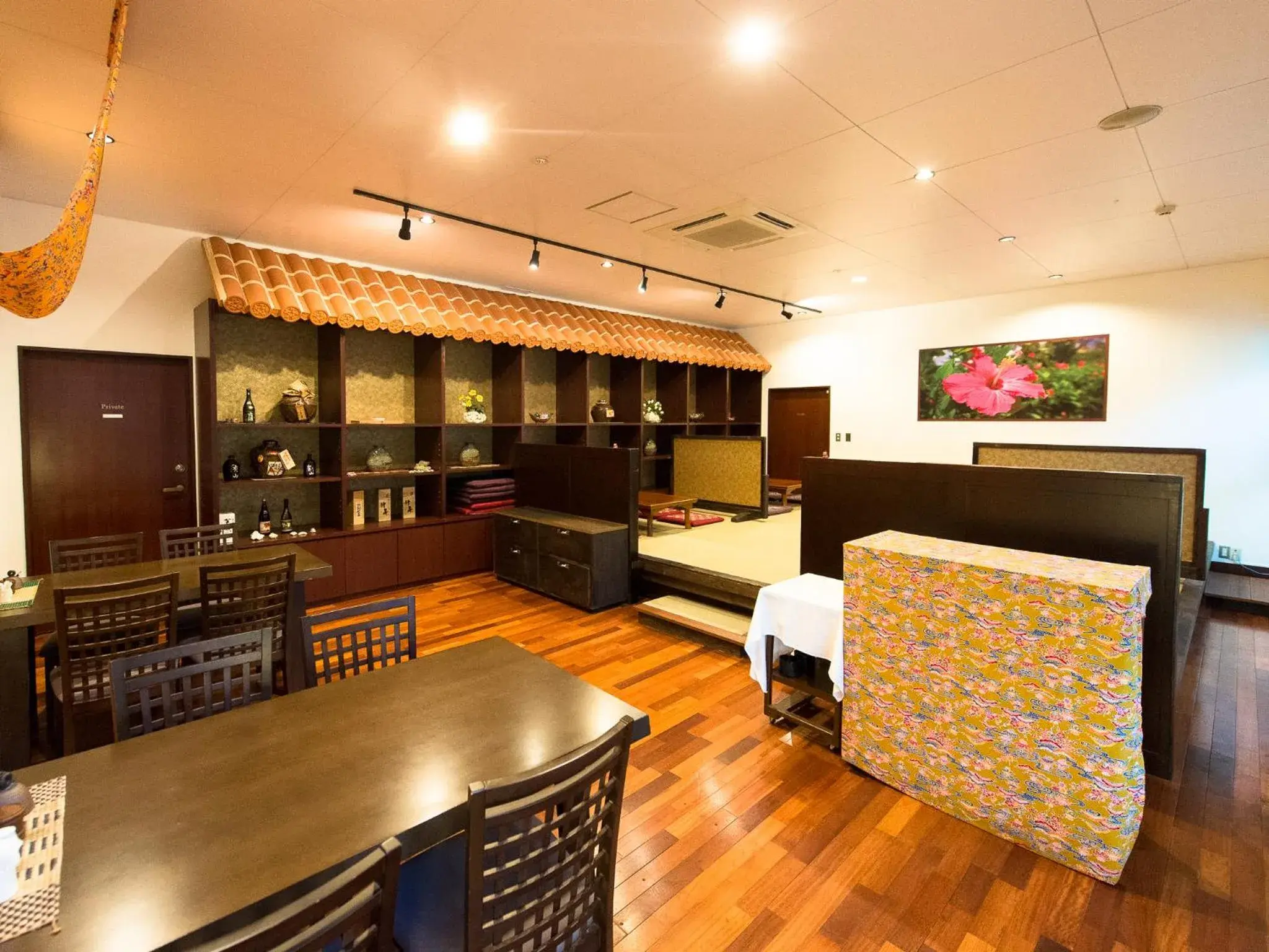 Restaurant/places to eat in LiVEMAX Amms Canna Resort Villa Restaurant/places to eat in LiVEMAX Amms Canna Resort Villa