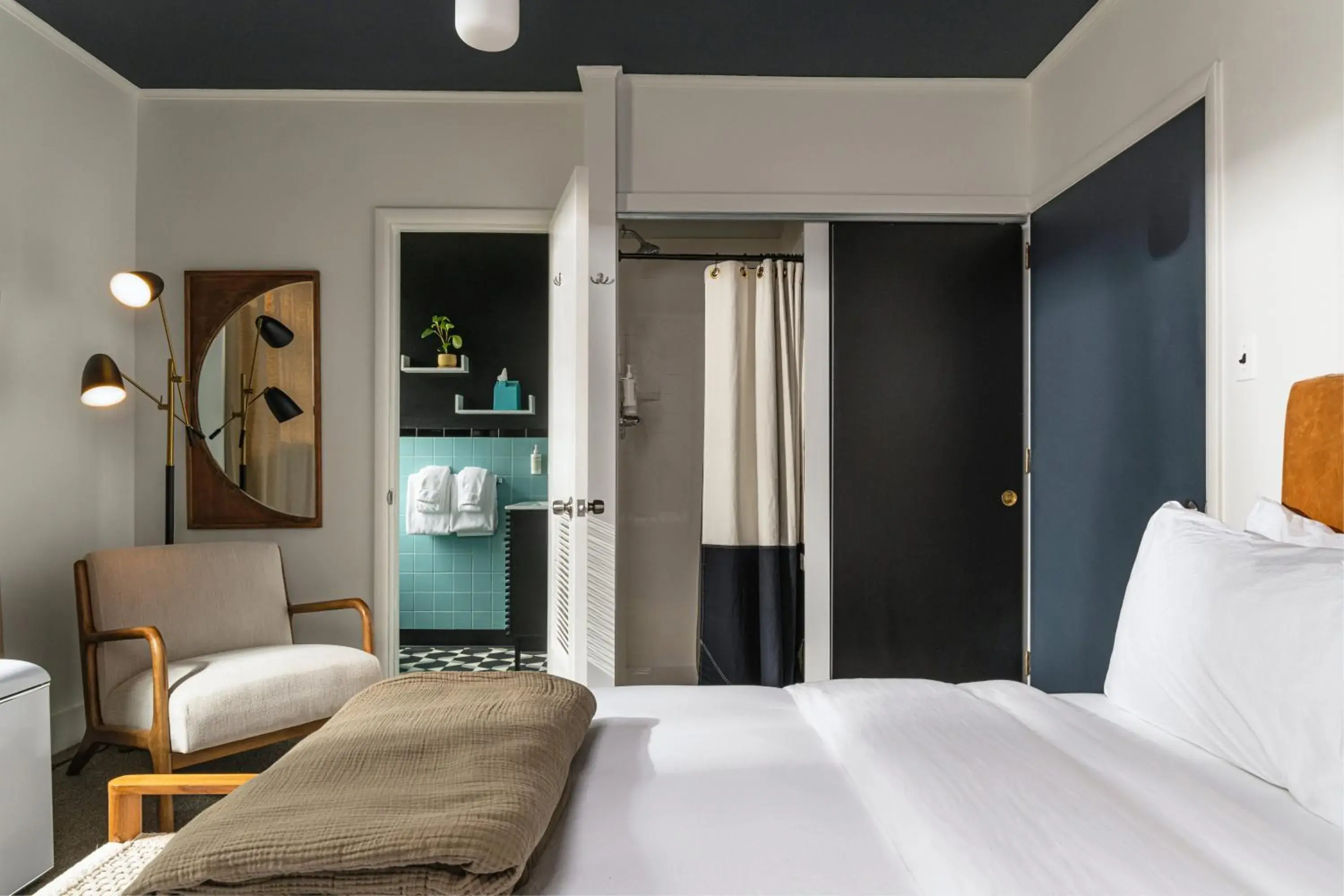 Standard Queen Room in The Darby Standard Queen Room in The Darby