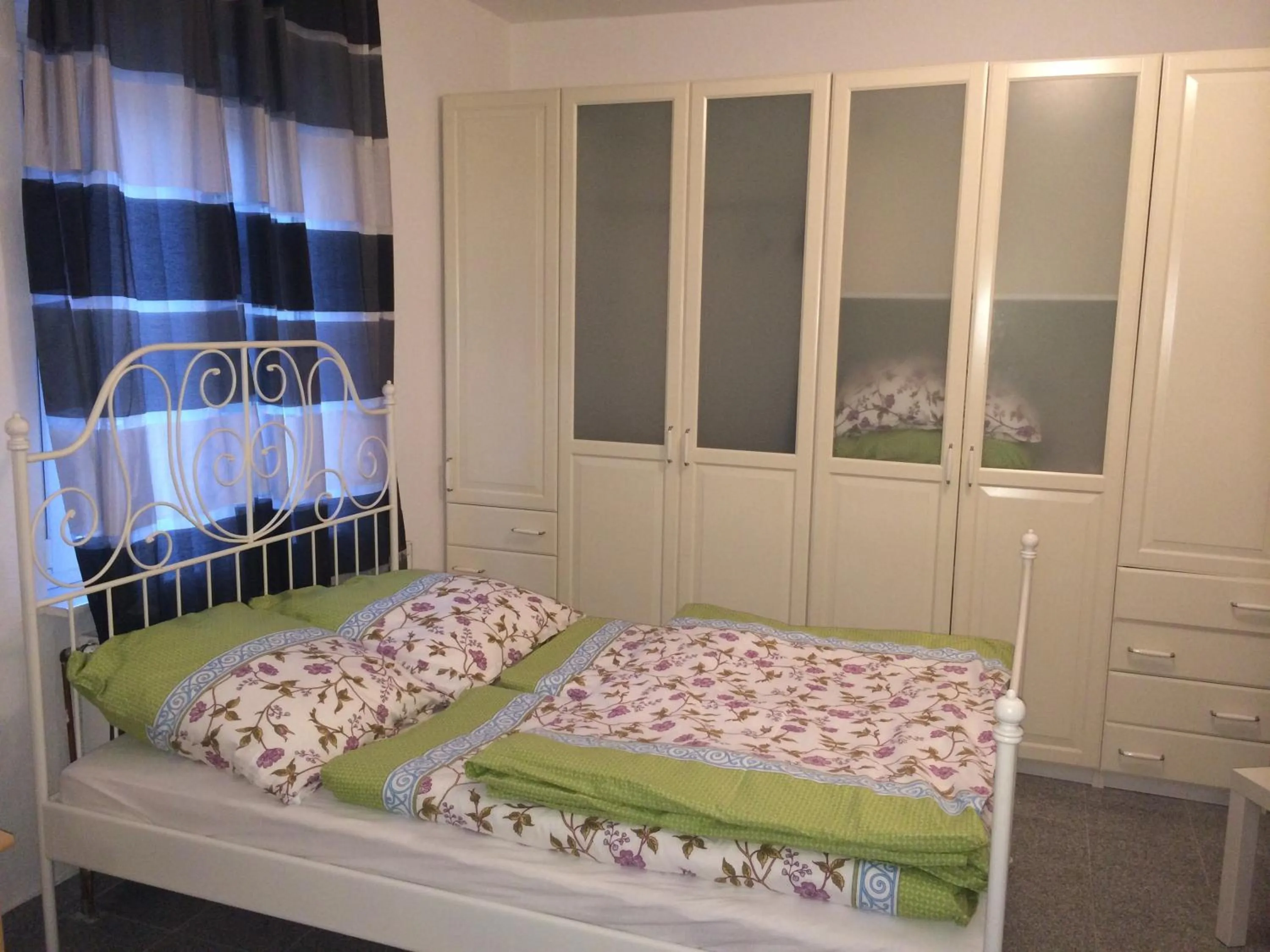 Bedroom, Bed in White House Bochum Ehrenfeld